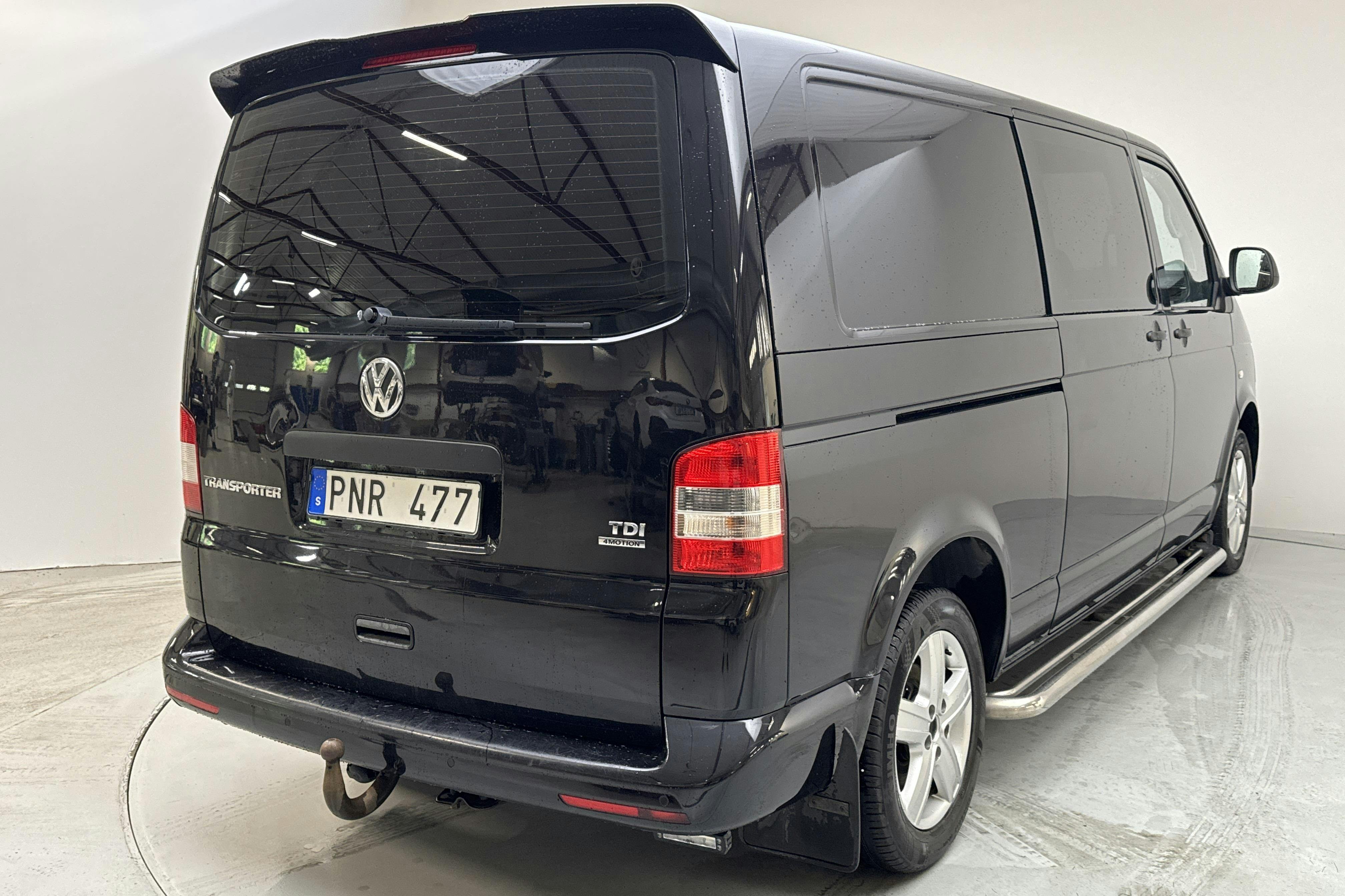 VW Transporter Kombi T5 2.0 TDI 4MOTION (180hk) - 214 120 km - Automaatne - must - 2013