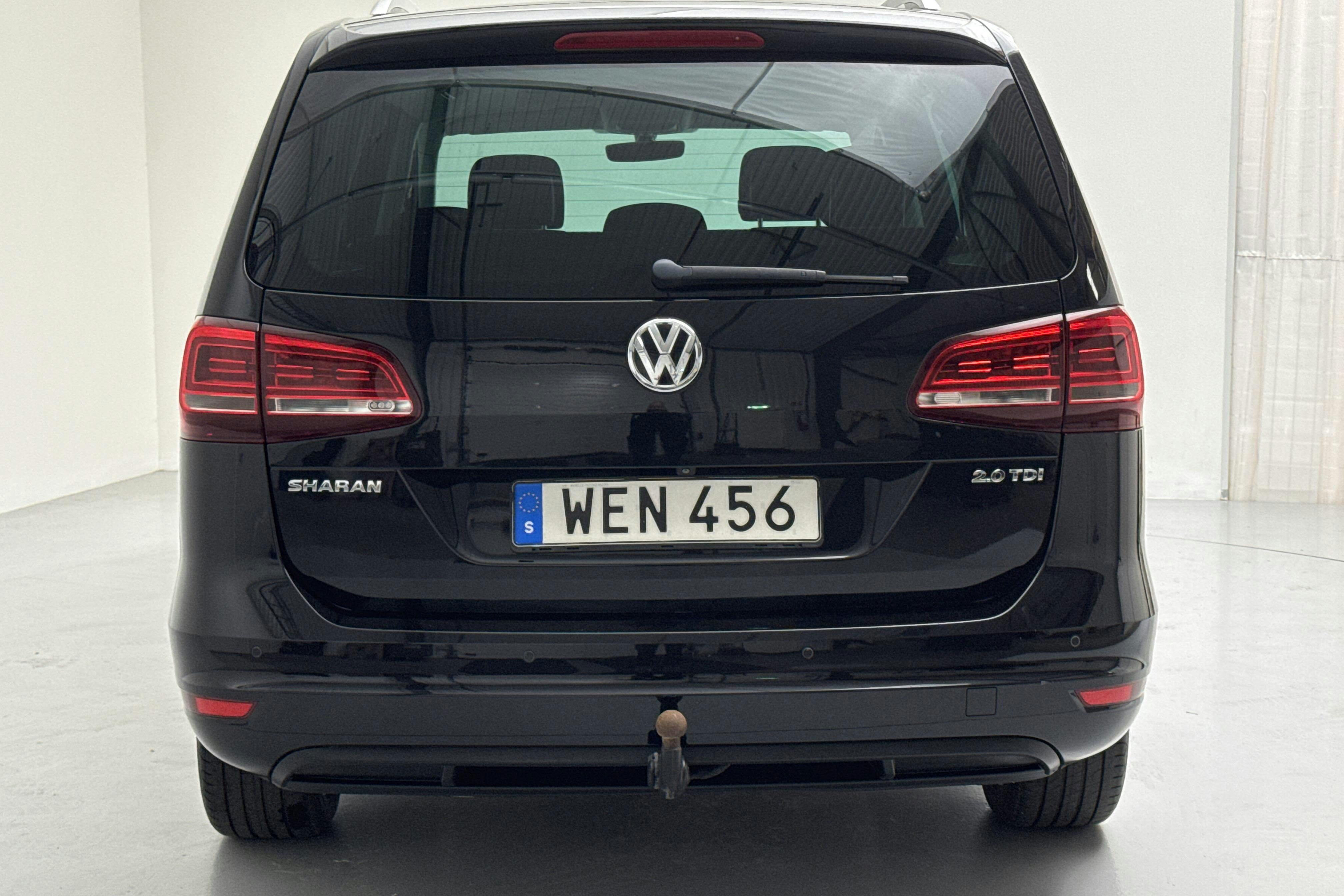 VW Sharan 2.0 TDI (150hk) - 147 680 km - Automaatne - must - 2016