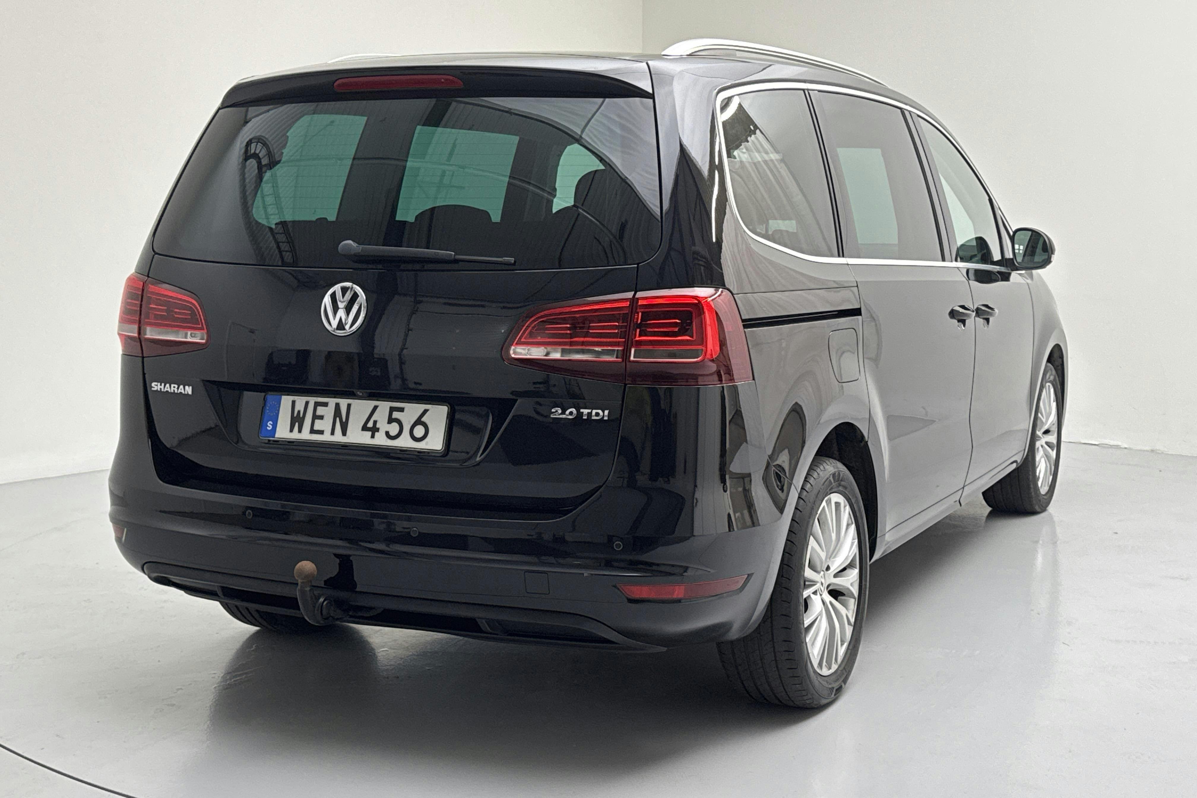 VW Sharan 2.0 TDI (150hk) - 147 680 km - Automaatne - must - 2016