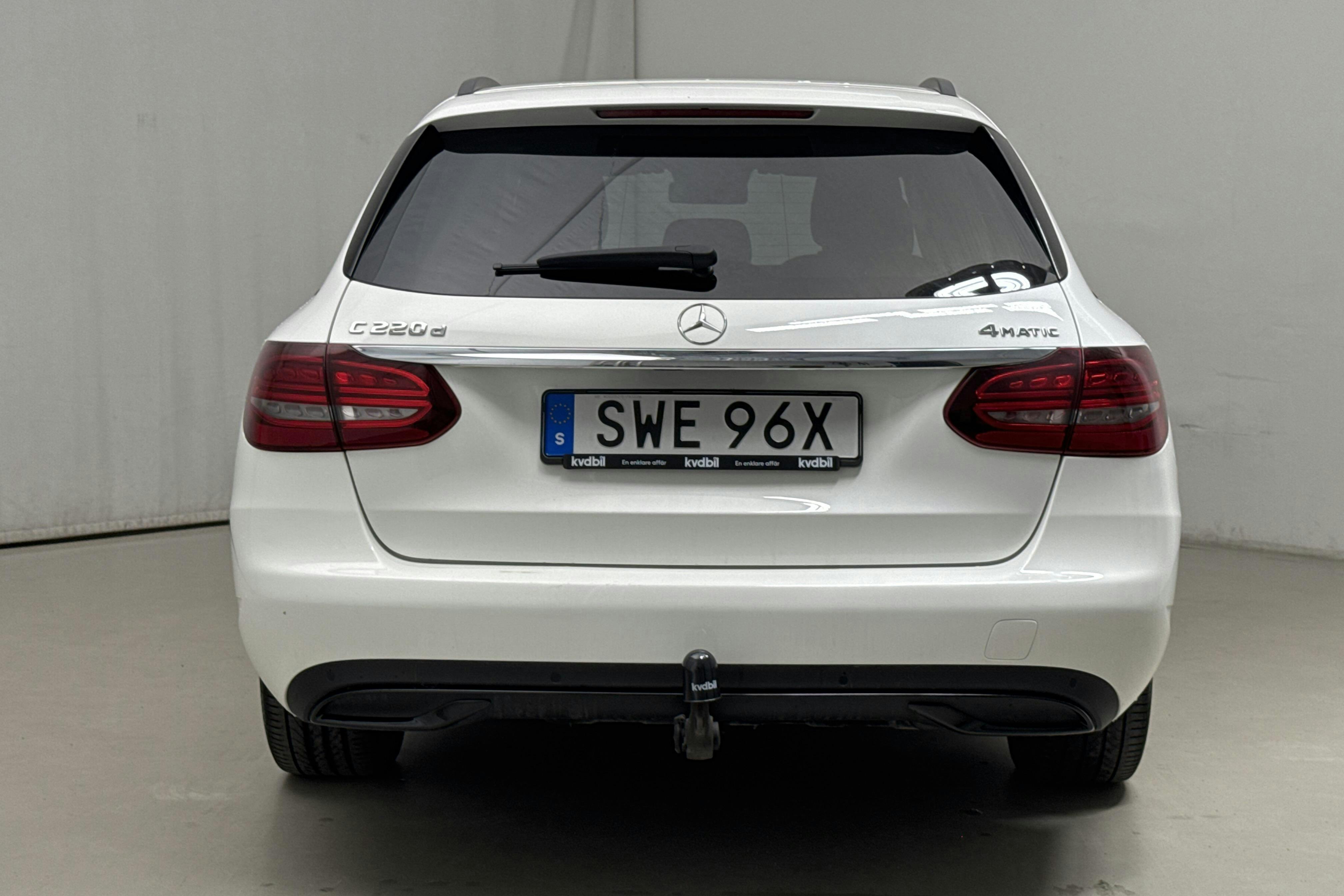 Mercedes C 220 d 4MATIC Kombi S205 (194hk) - 257 600 km - Automaatne - valge - 2019