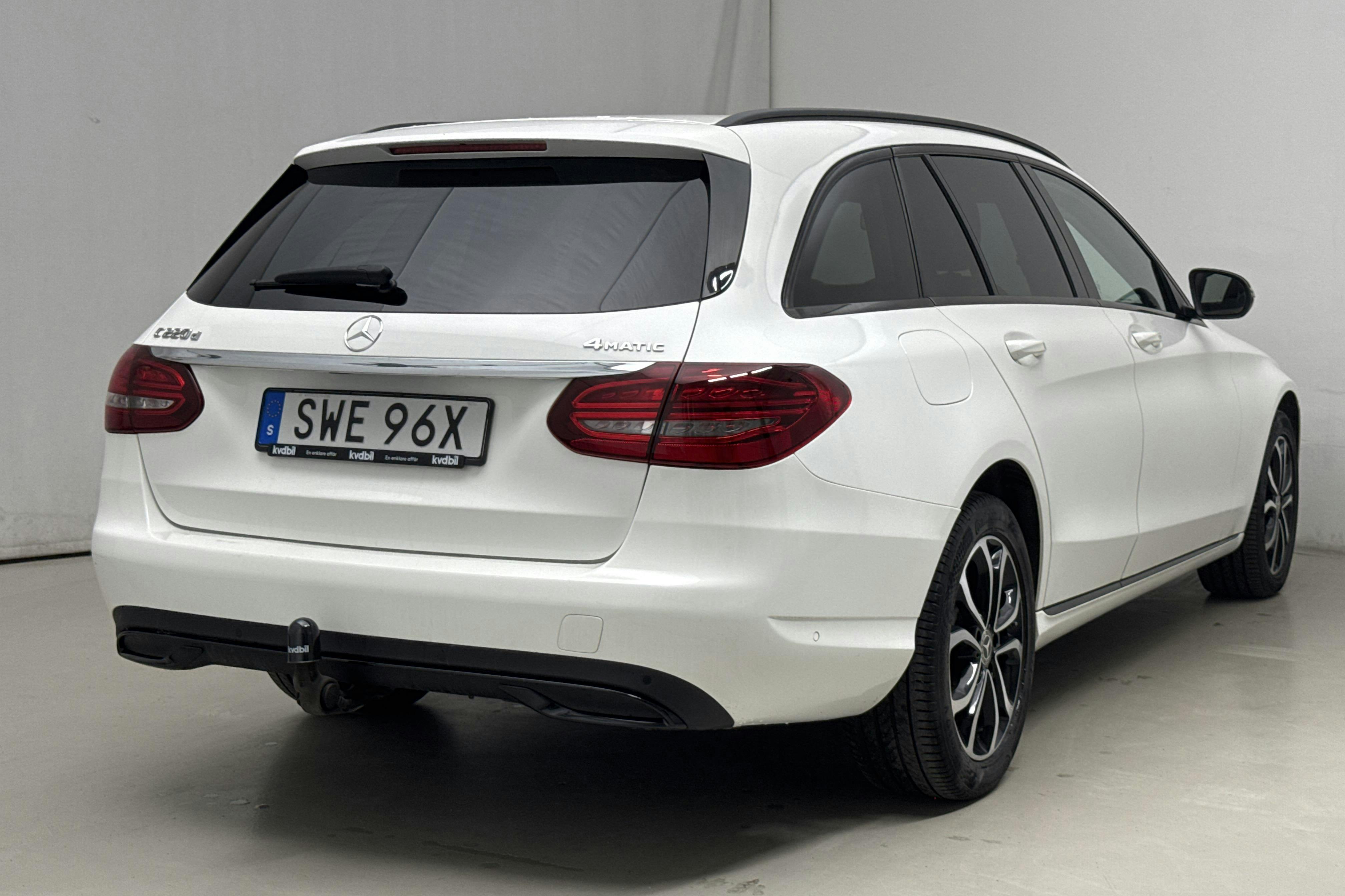 Mercedes C 220 d 4MATIC Kombi S205 (194hk) - 257 600 km - Automaatne - valge - 2019