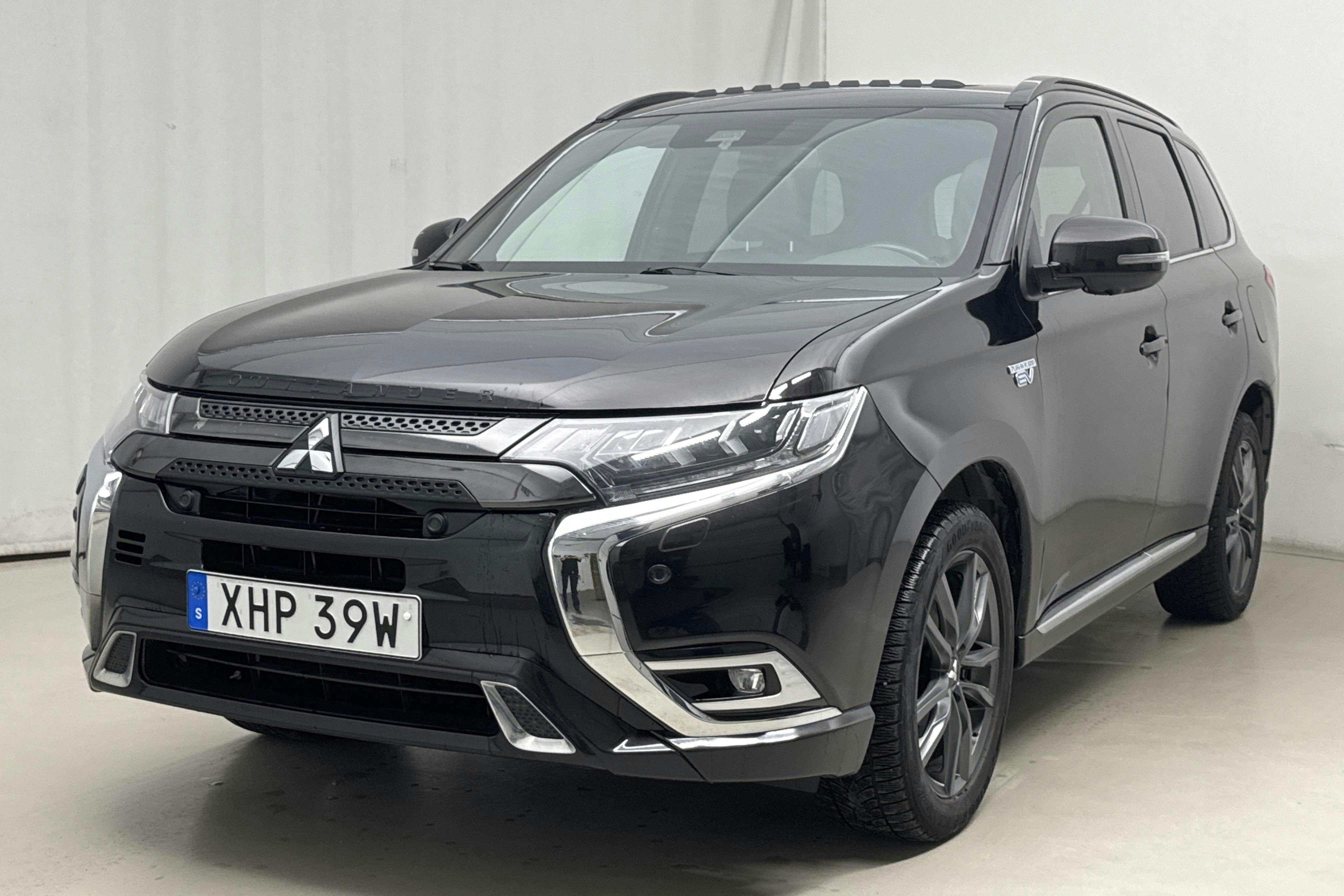 Mitsubishi Outlander 2.4 Plug-in Hybrid 4WD (136hk) - 11 252 mil - Automat - svart - 2020