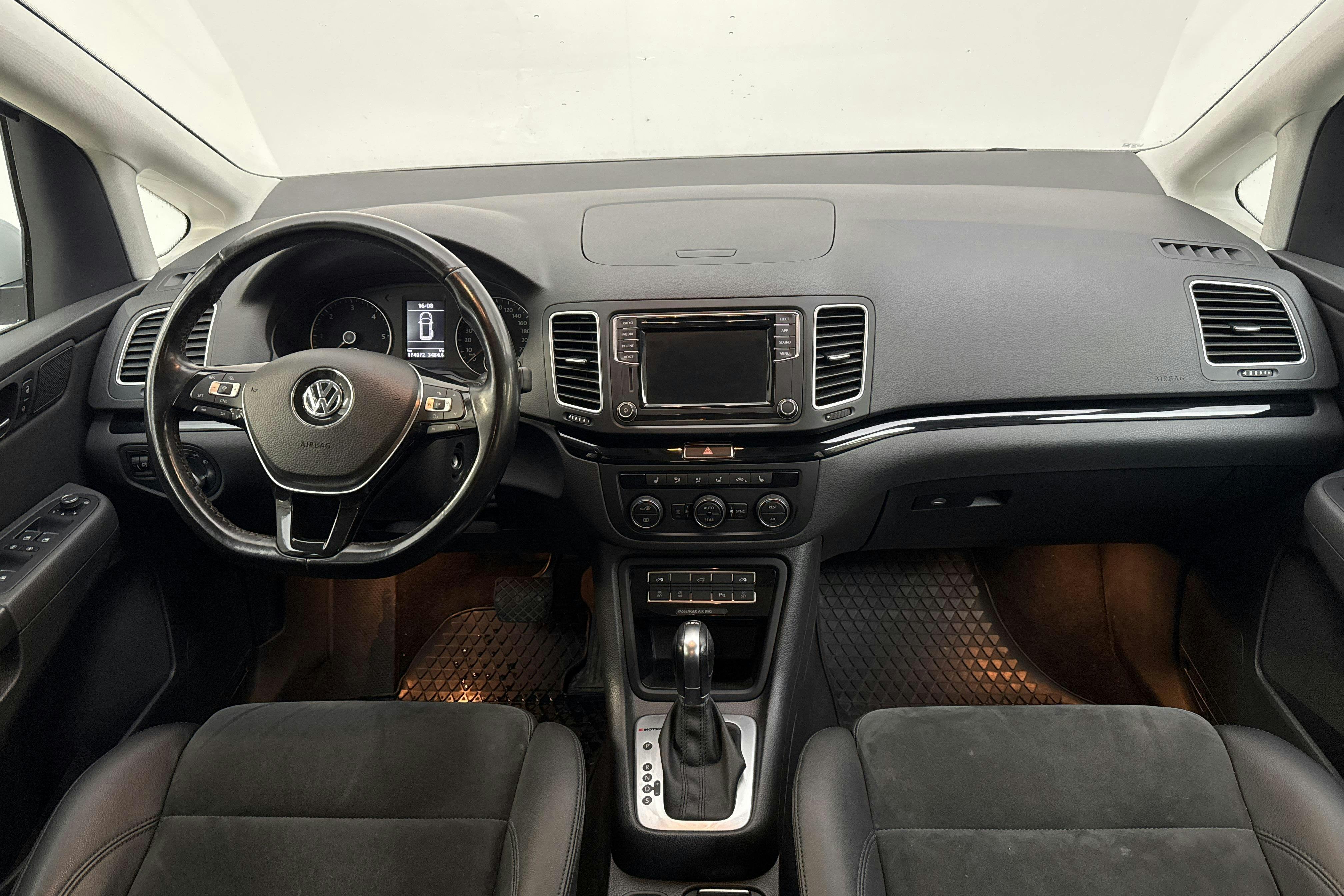 VW Sharan 2.0 TDI 4Motion (184hk) - 17 407 mil - Automat - vit - 2018