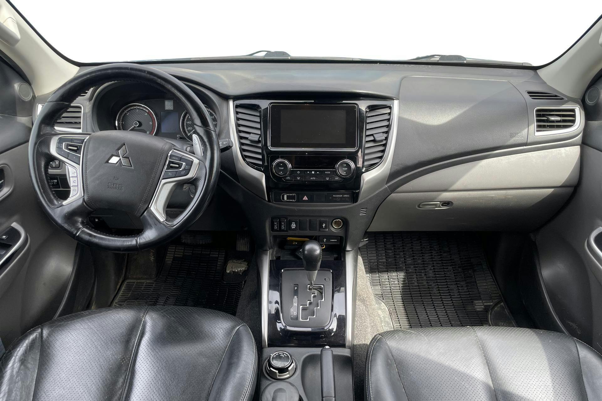 Mitsubishi L200 2.4 DI-D (181hk) - 19 314 mil - Automat - svart - 2018