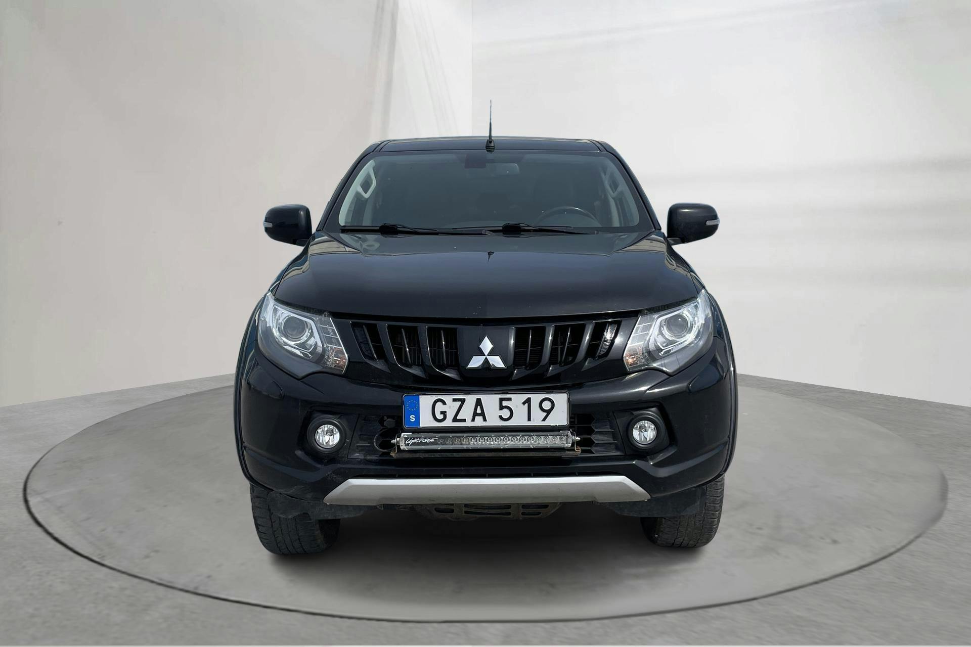 Mitsubishi L200 2.4 DI-D (181hk) - 19 314 mil - Automat - svart - 2018