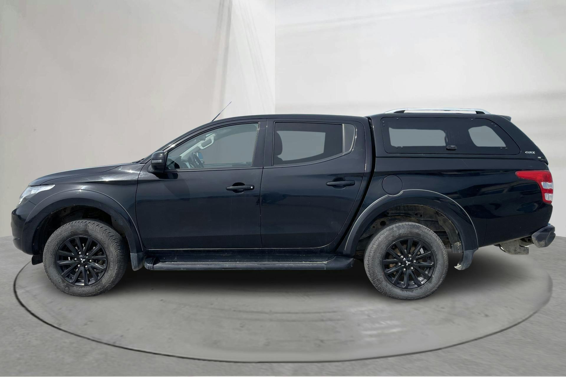Presentationsfoto 2 av 15: Mitsubishi L200 2.4 DI-D (181hk) - 19 314 mil - Automat - svart - 2018