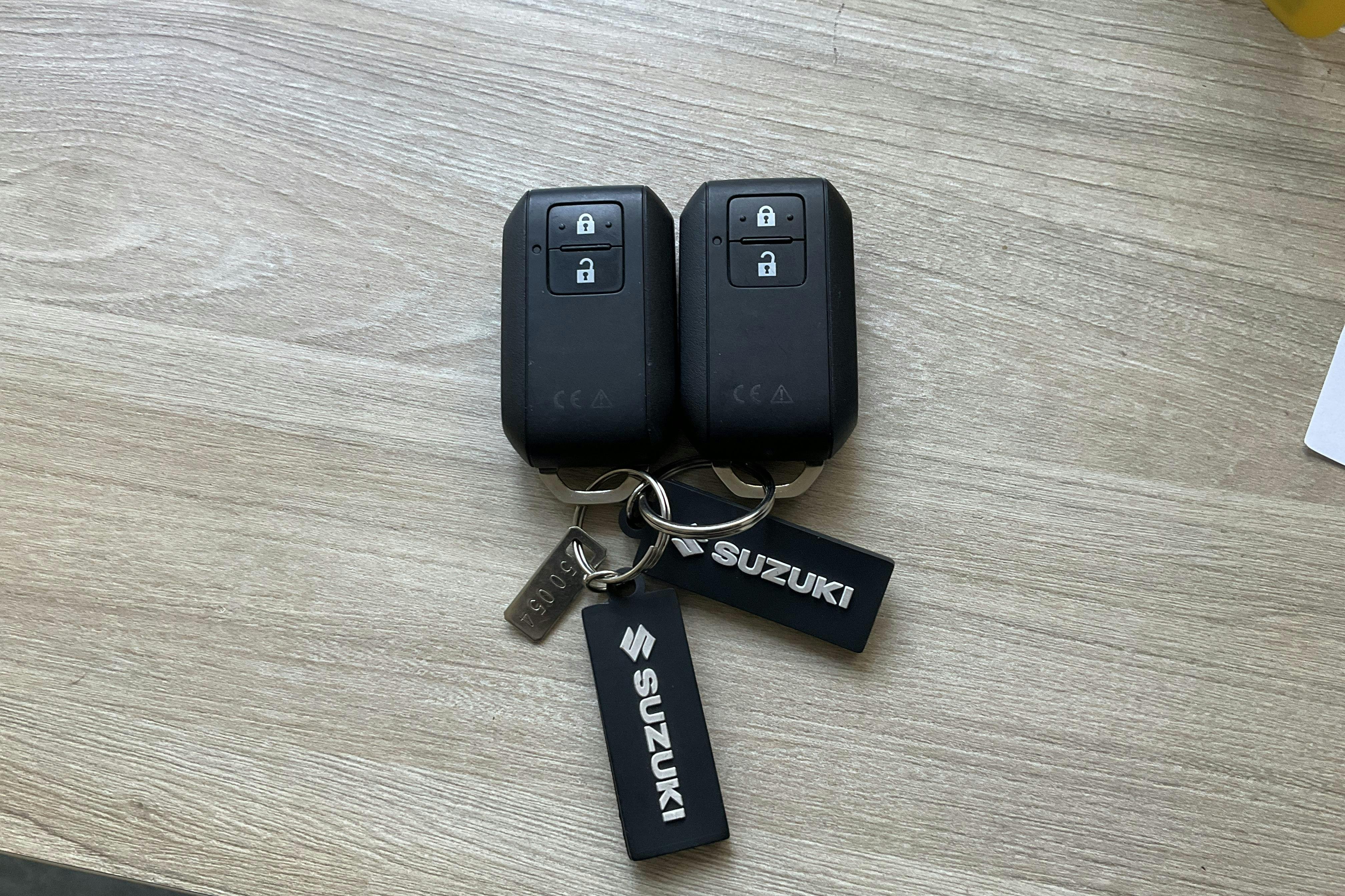 Esitlusfoto 14 aadressil 14: Suzuki Swift 1.2 5dr (82hk) - 36 990 km - Käsitsi - hall - 2023
