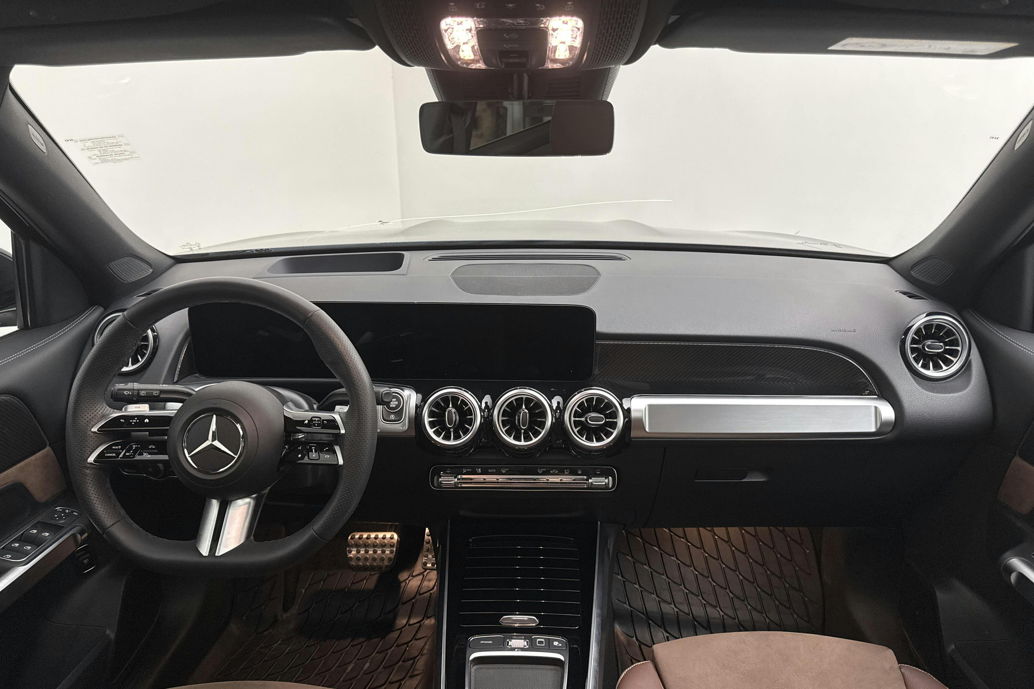 Mercedes GLB 220 d 4MATIC X247 (190hk) - 9 550 km - Automaatne - must - 2025