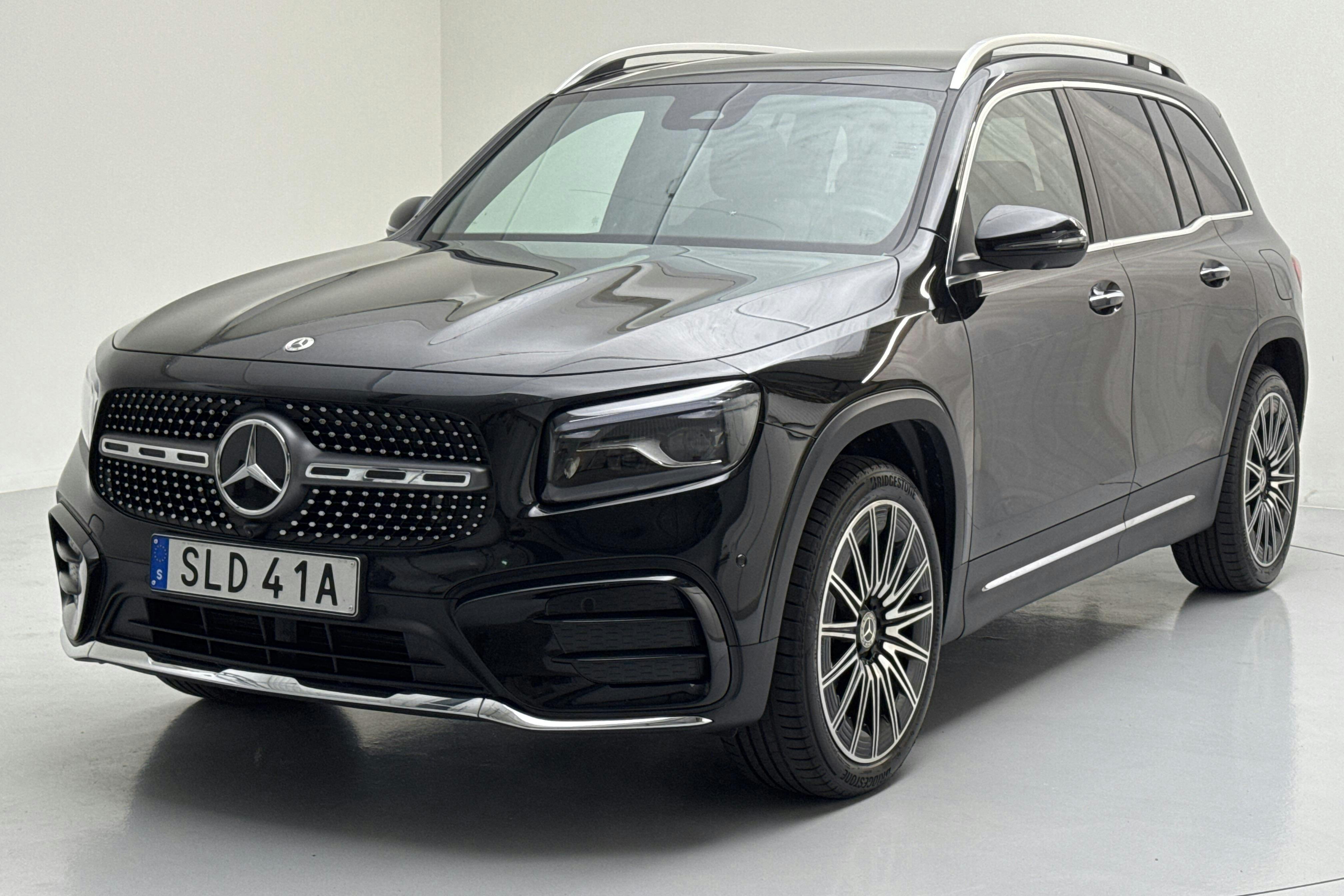 Mercedes GLB 220 d 4MATIC X247 (190hk) - 9 550 km - Automatic - black - 2025