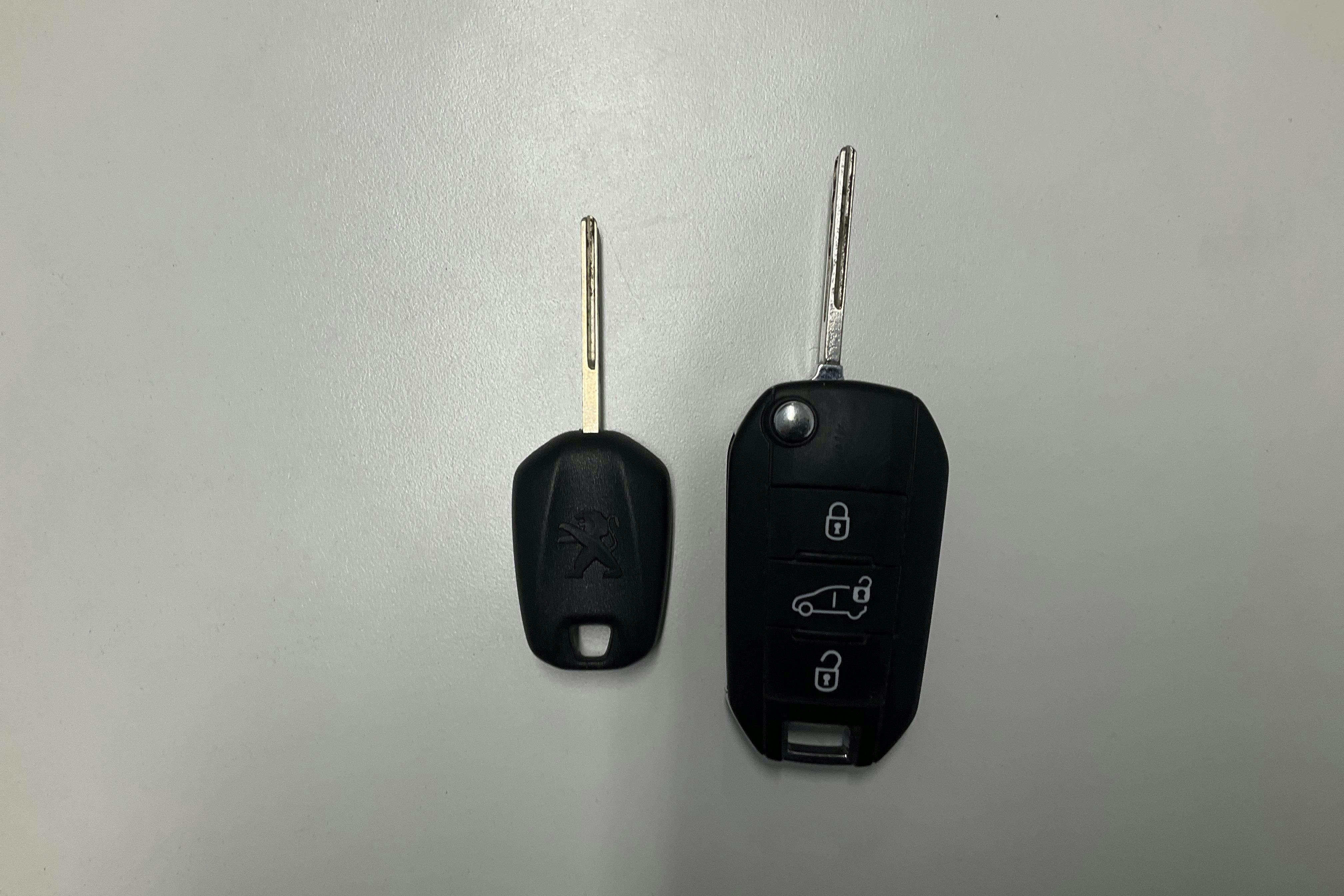 Esitlusfoto 15 aadressil 15: Peugeot e-Partner 50 kWh (136hk) - 17 980 km - Automaatne - hall - 2021