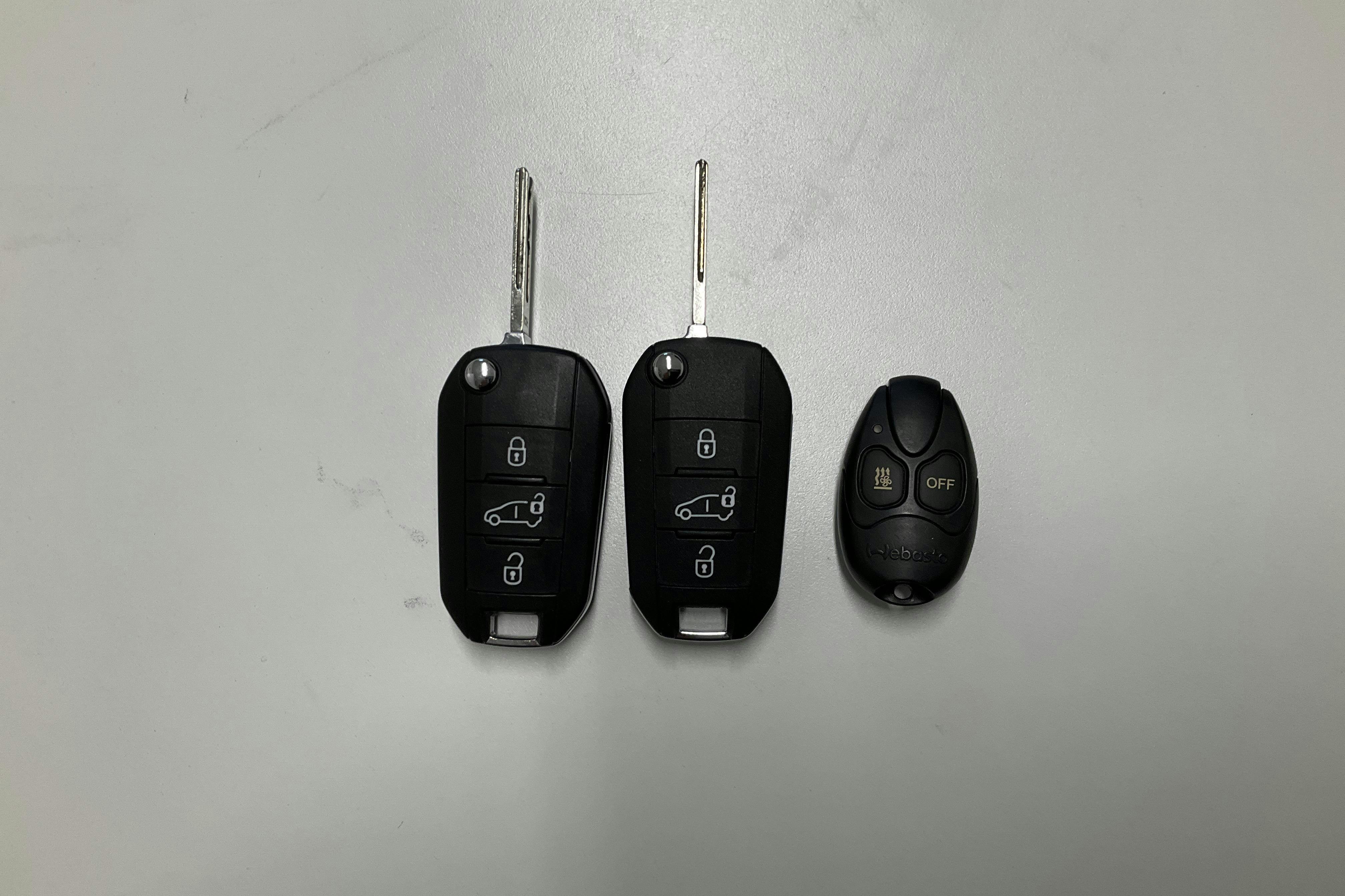Presentation photo 13 of 13: Peugeot Partner 1.5 HDI Skåp (130hk) - 24 520 km - Automatic - black - 2023