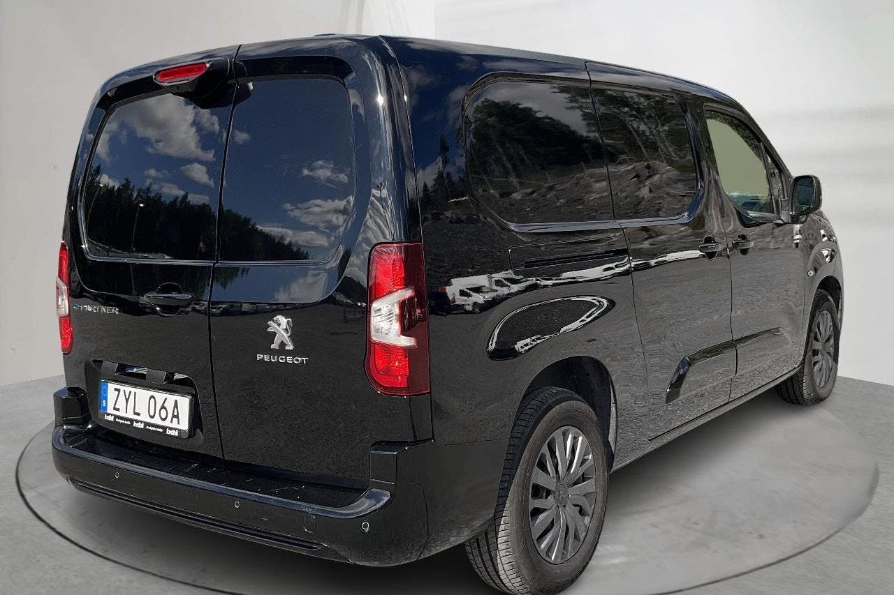 Peugeot e-Partner 50 kWh (136hk) - 6 620 km - Automaatne - must - 2023