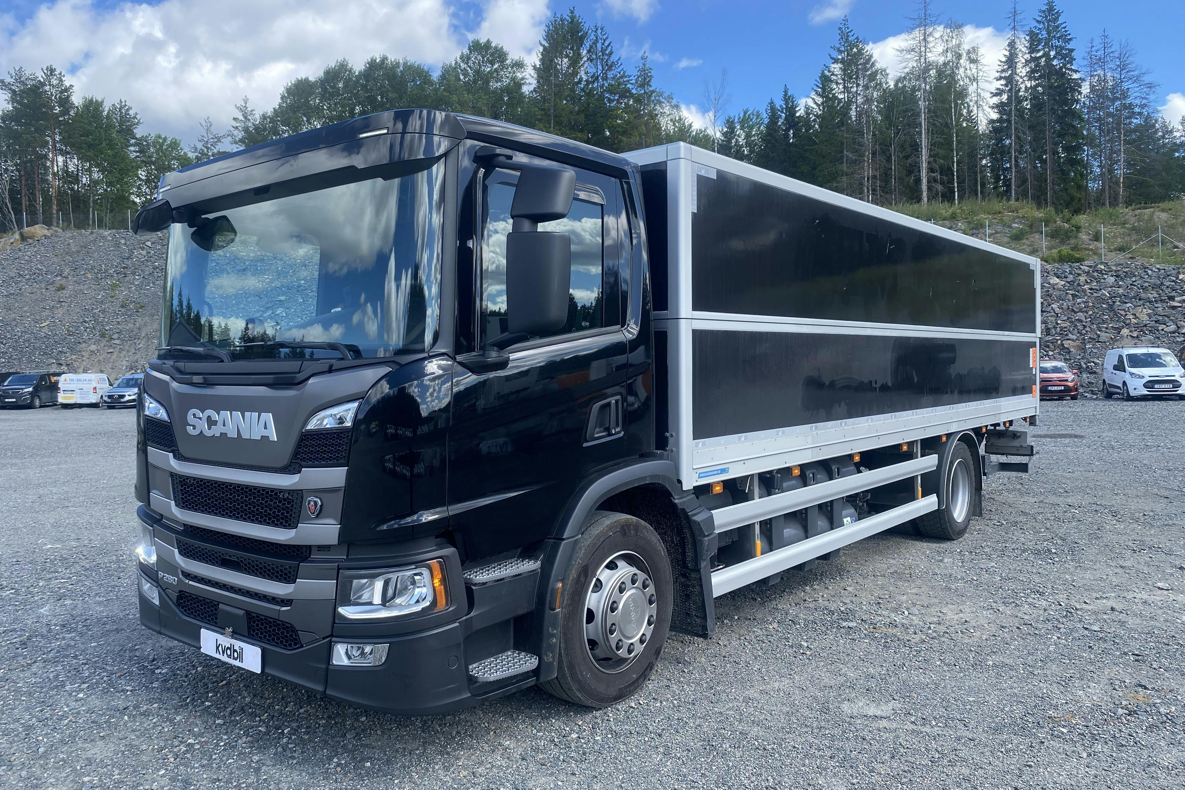 SCANIA P280B4X2NB SCANIA P280 - 14 850 km - Automat - 2024