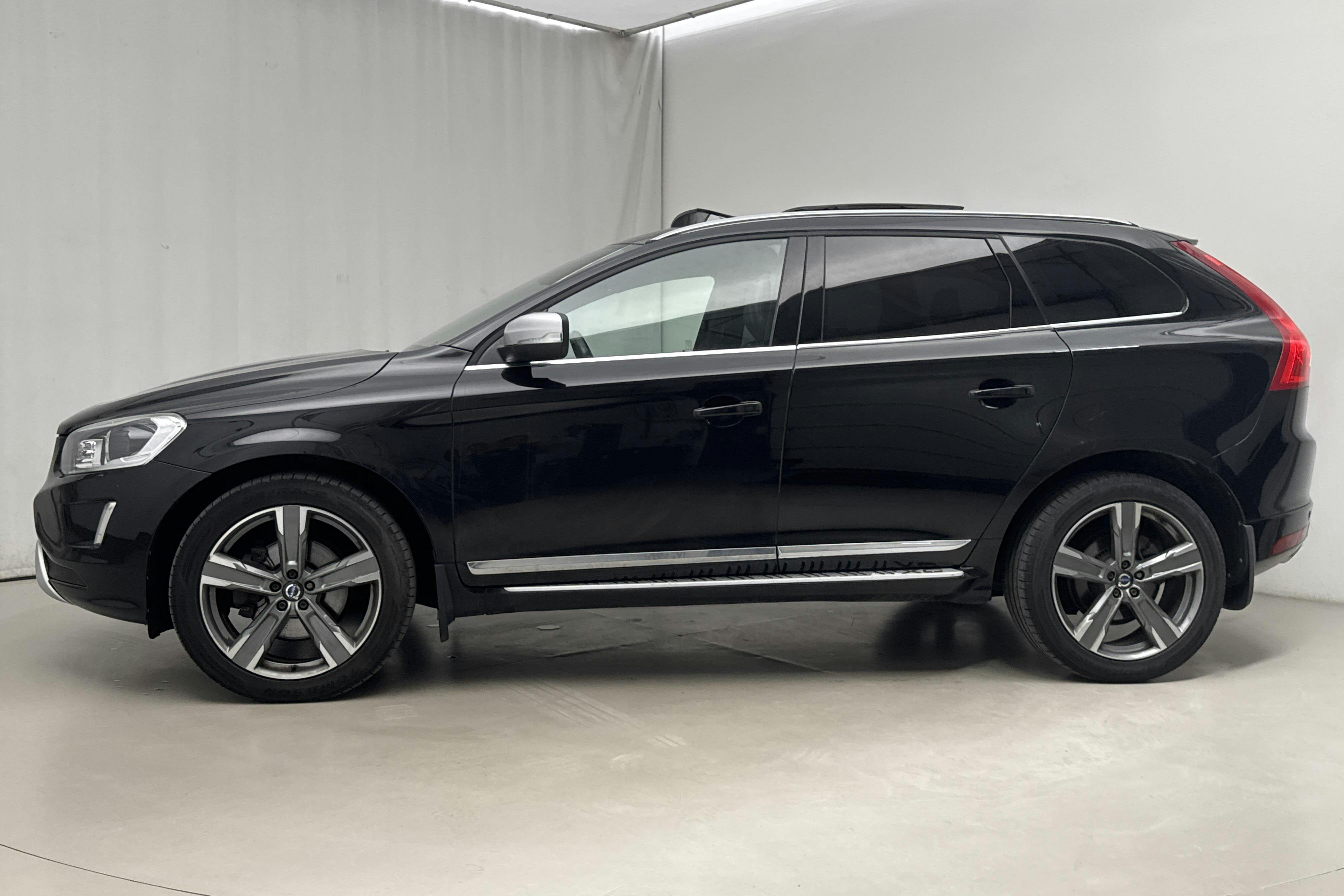 Presentation photo 2 of 19: Volvo XC60 D4 AWD (190hk) - 152 330 km - Automatic - black - 2017