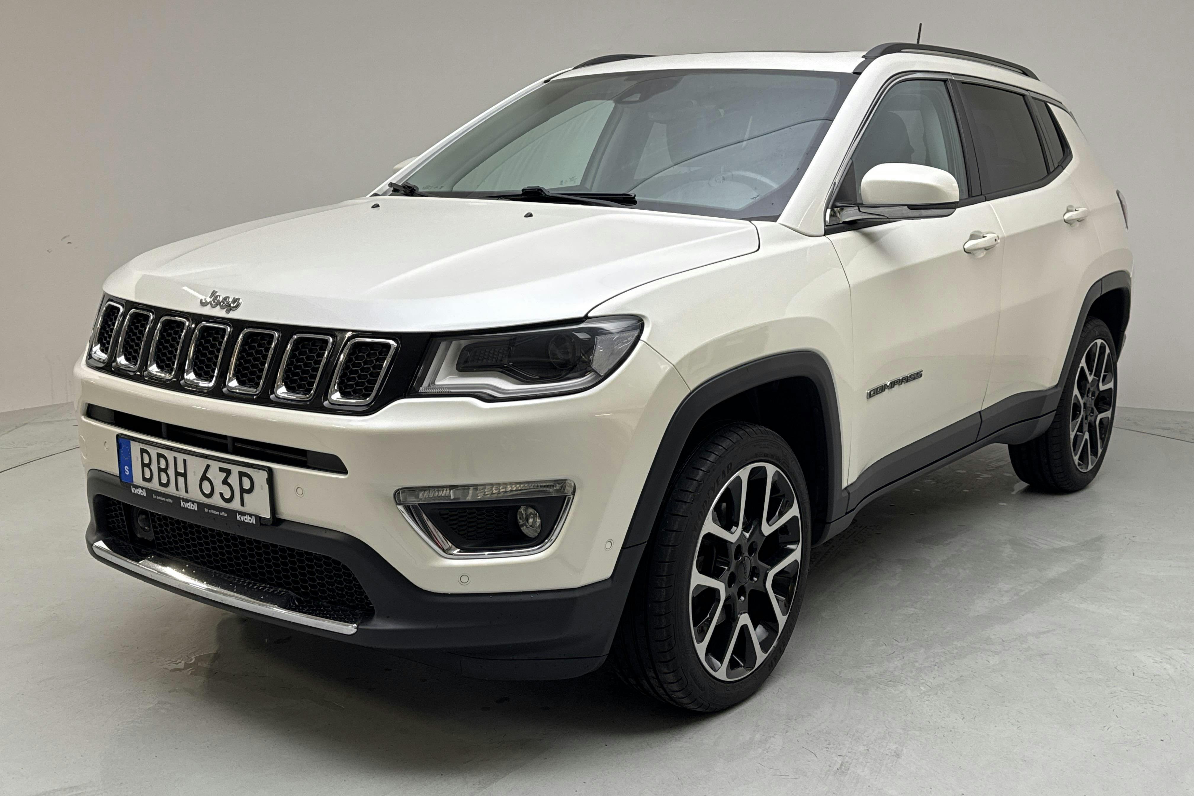 Jeep Compass 1.4 Multiair 4WD (170hk) - 74 330 km - Automatic - white - 2019
