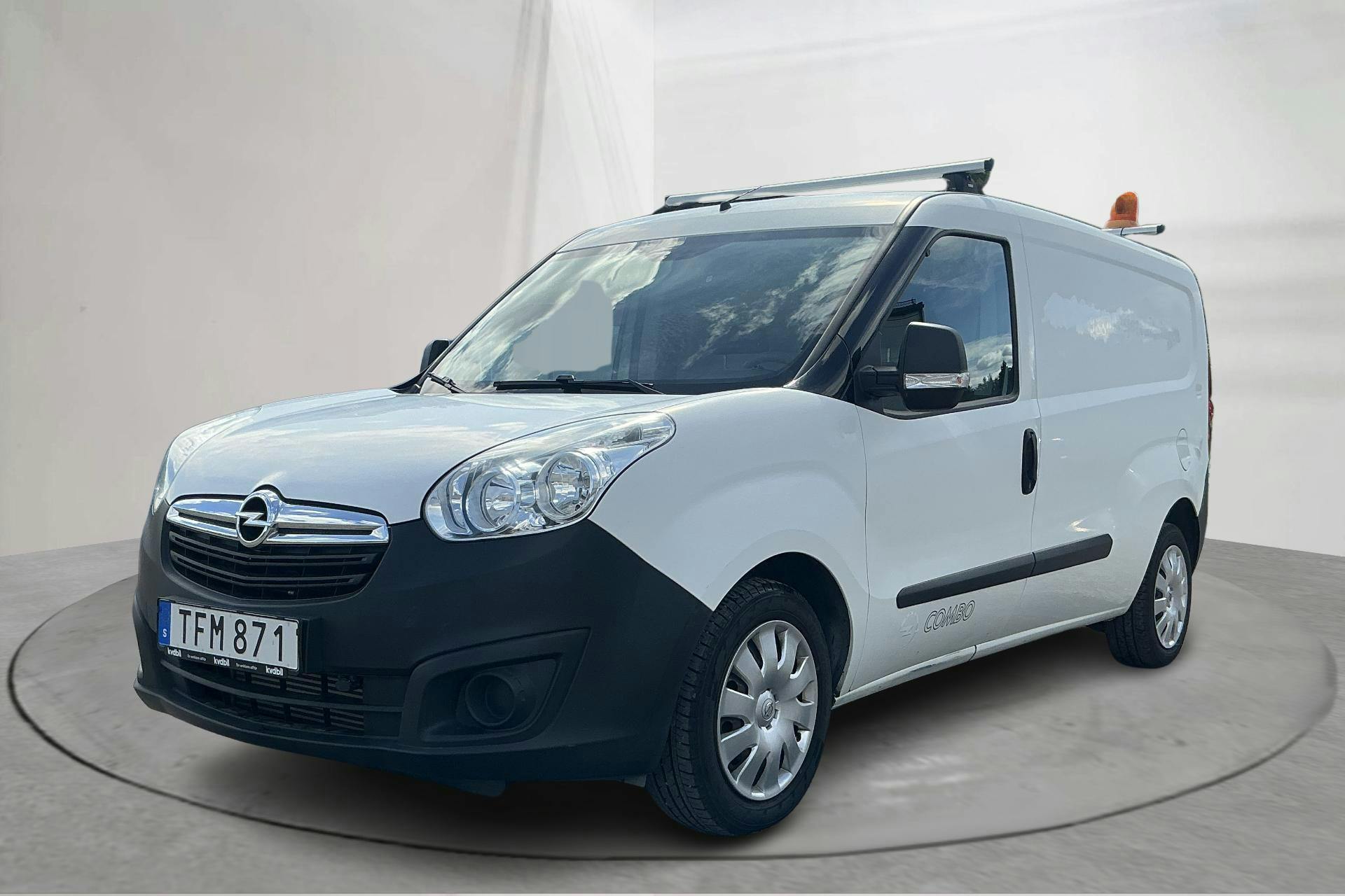 Presentationsfoto 1 av 16: Opel Combo 1.4 CNG Skåp (120hk) - 15 055 mil - Manuell - vit - 2015