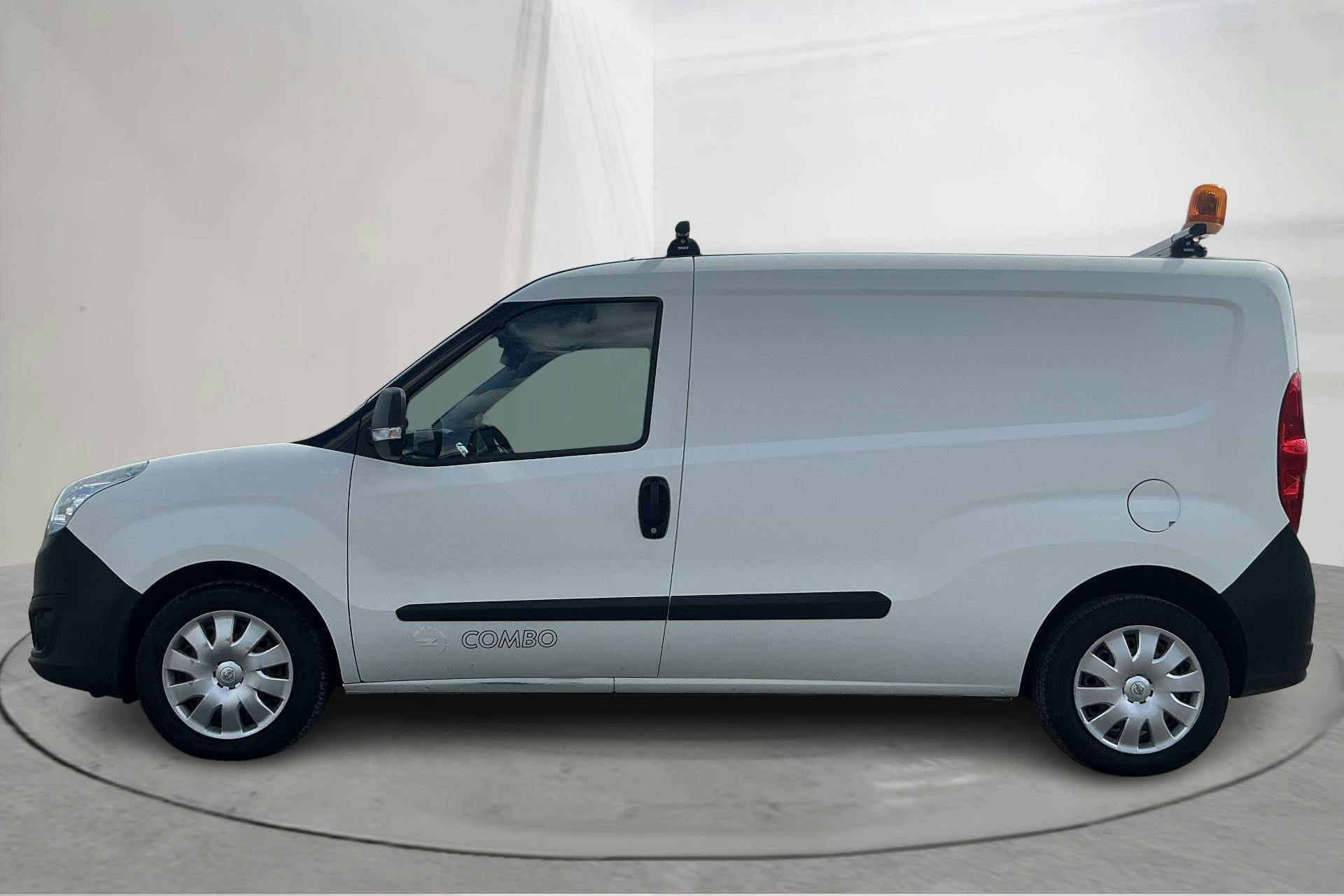 Presentationsfoto 2 av 16: Opel Combo 1.4 CNG Skåp (120hk) - 15 055 mil - Manuell - vit - 2015