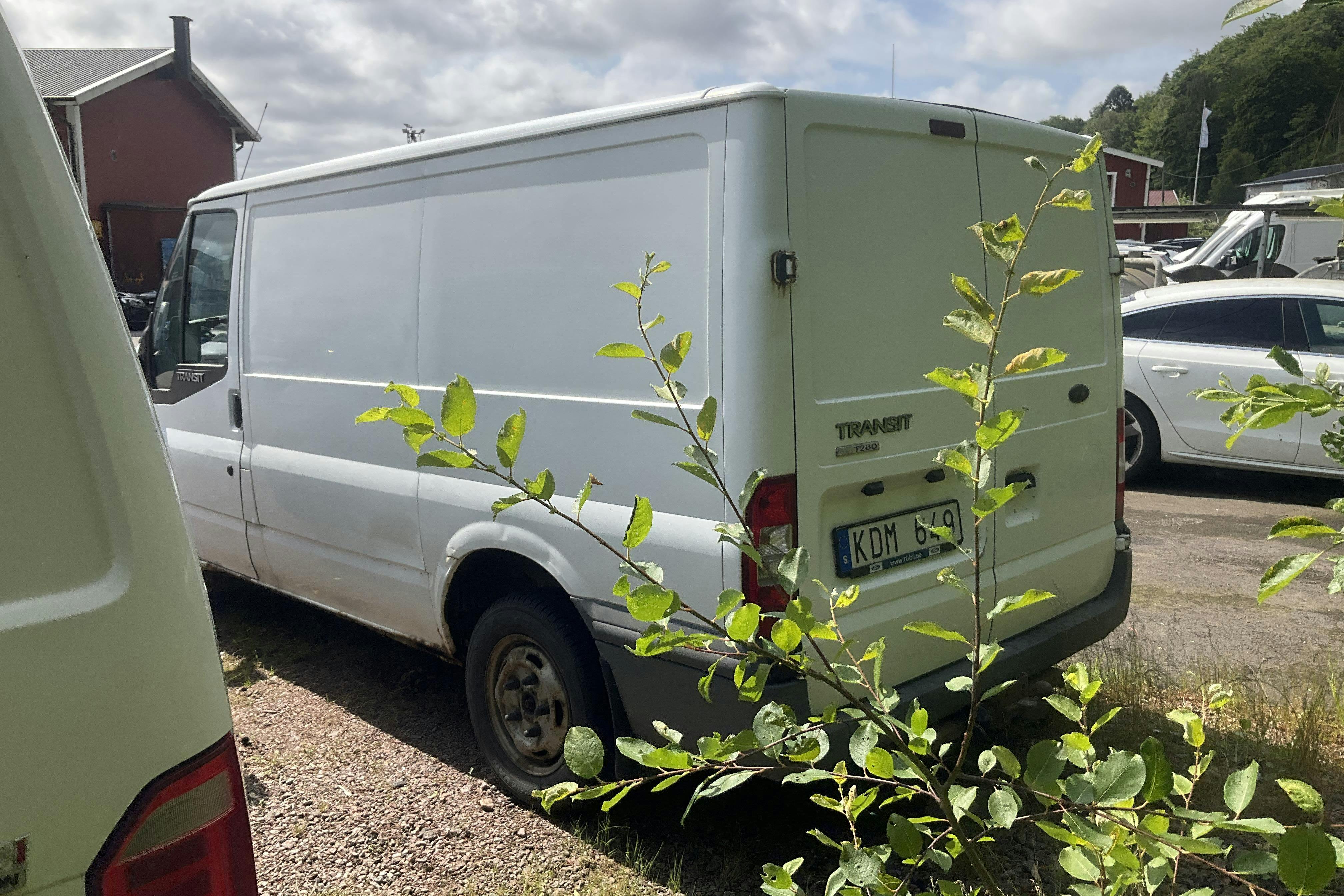 Ford Transit 260 2.2 TDCi Skåp (85hk) - 371 160 km - Käsitsi - valge - 2011
