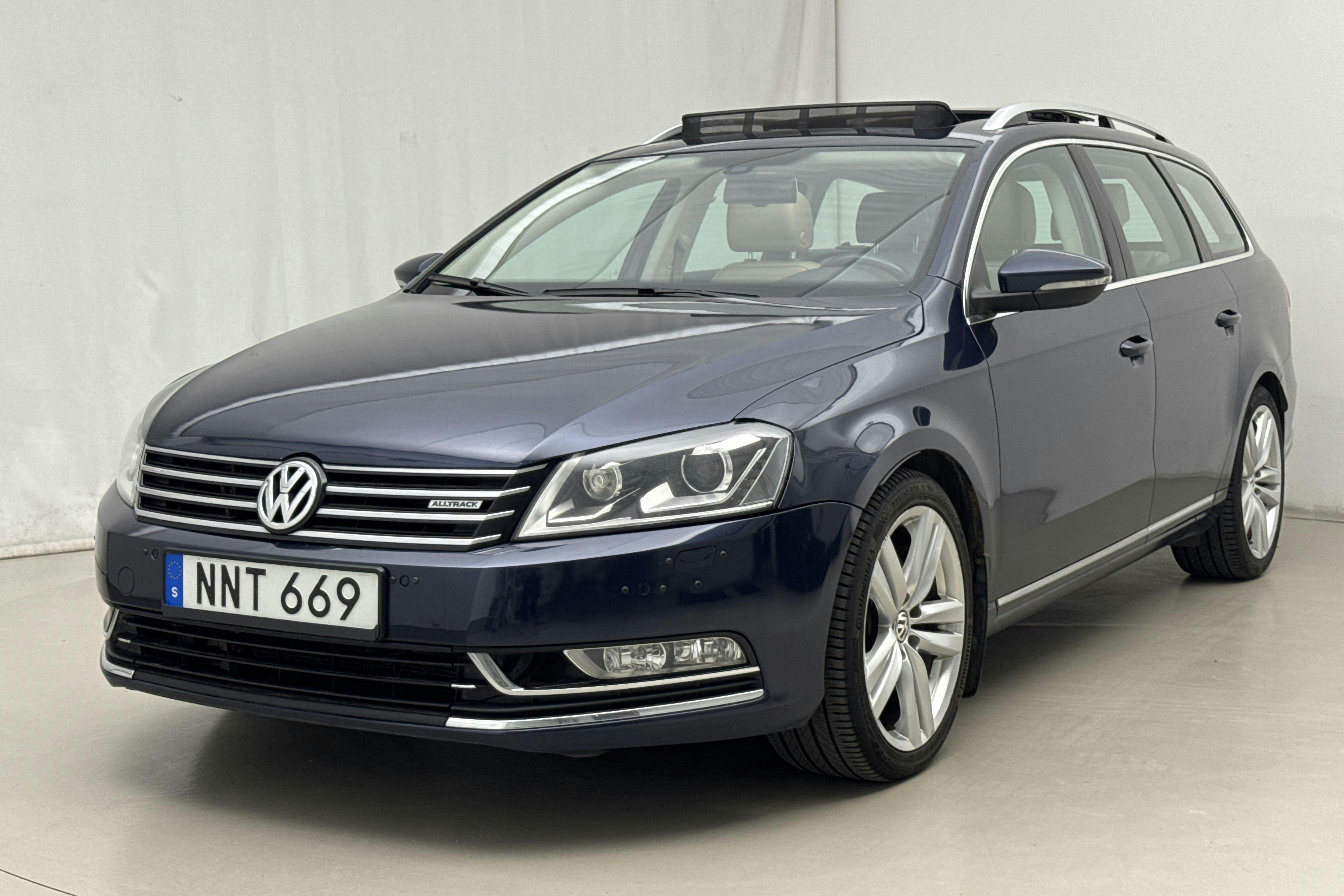 Esitlusfoto 1 aadressil 17: VW Passat 3.6 V6 Variant 4Motion (300hk) - 191 630 km - Automaatne - Dark Blue - 2012
