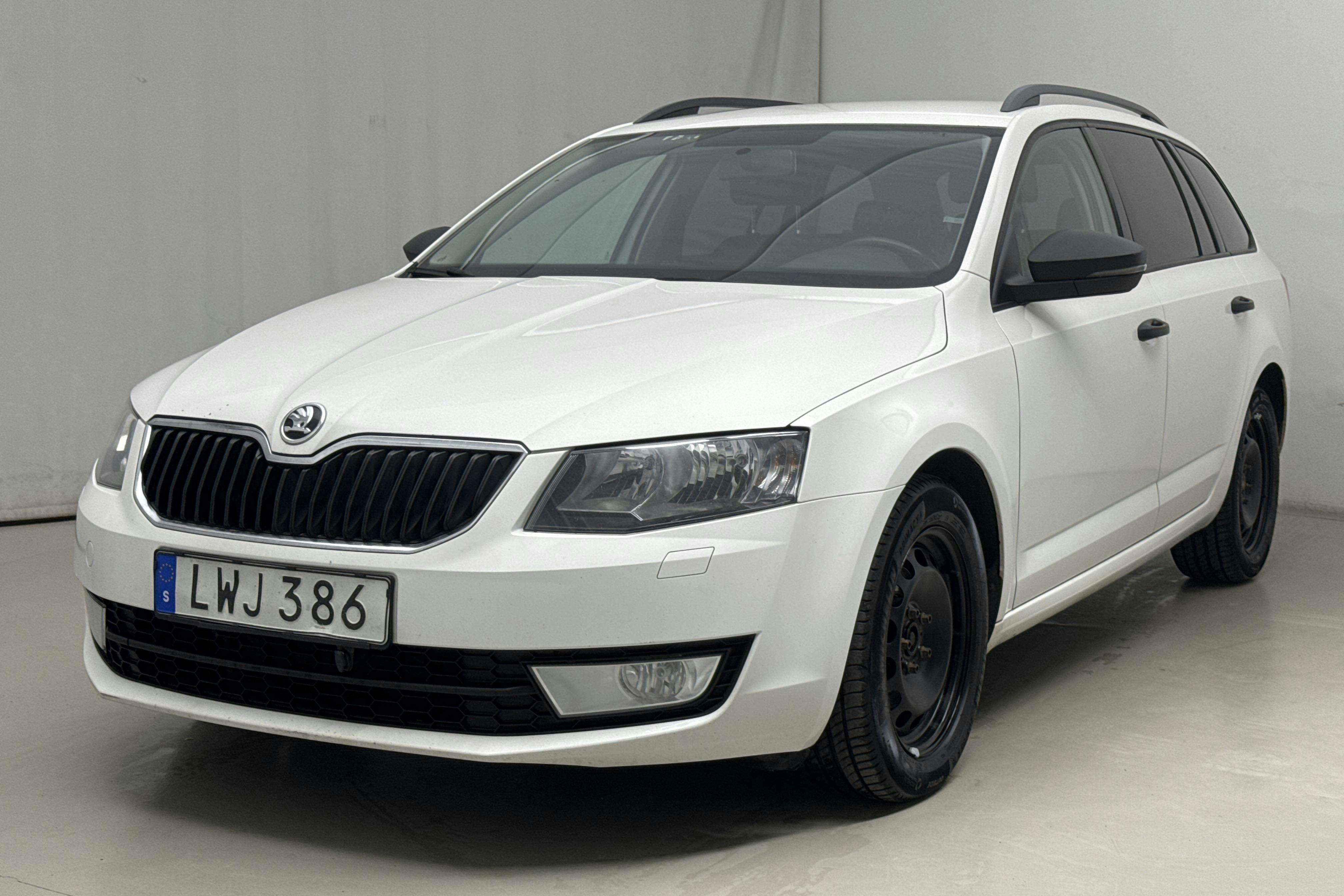 Skoda Octavia III 1.6 TDI GreenLine CR Combi (110hk) - 21 410 mil - Automat - vit - 2016