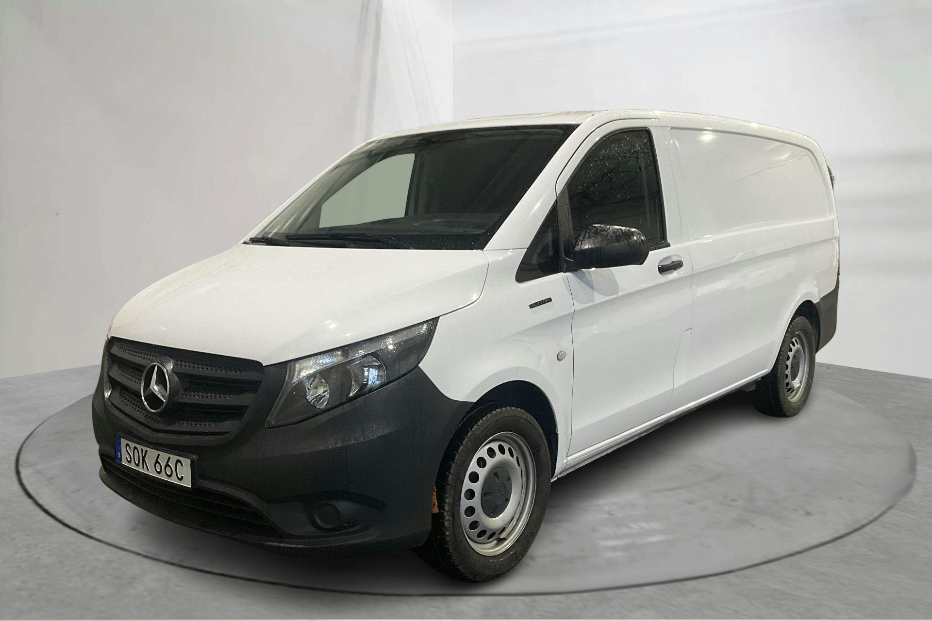 Presentation photo 1 of 15: Mercedes eVito Skåp 40 kWh W640 (116hk) - 19 650 km - Automatic - white - 2021