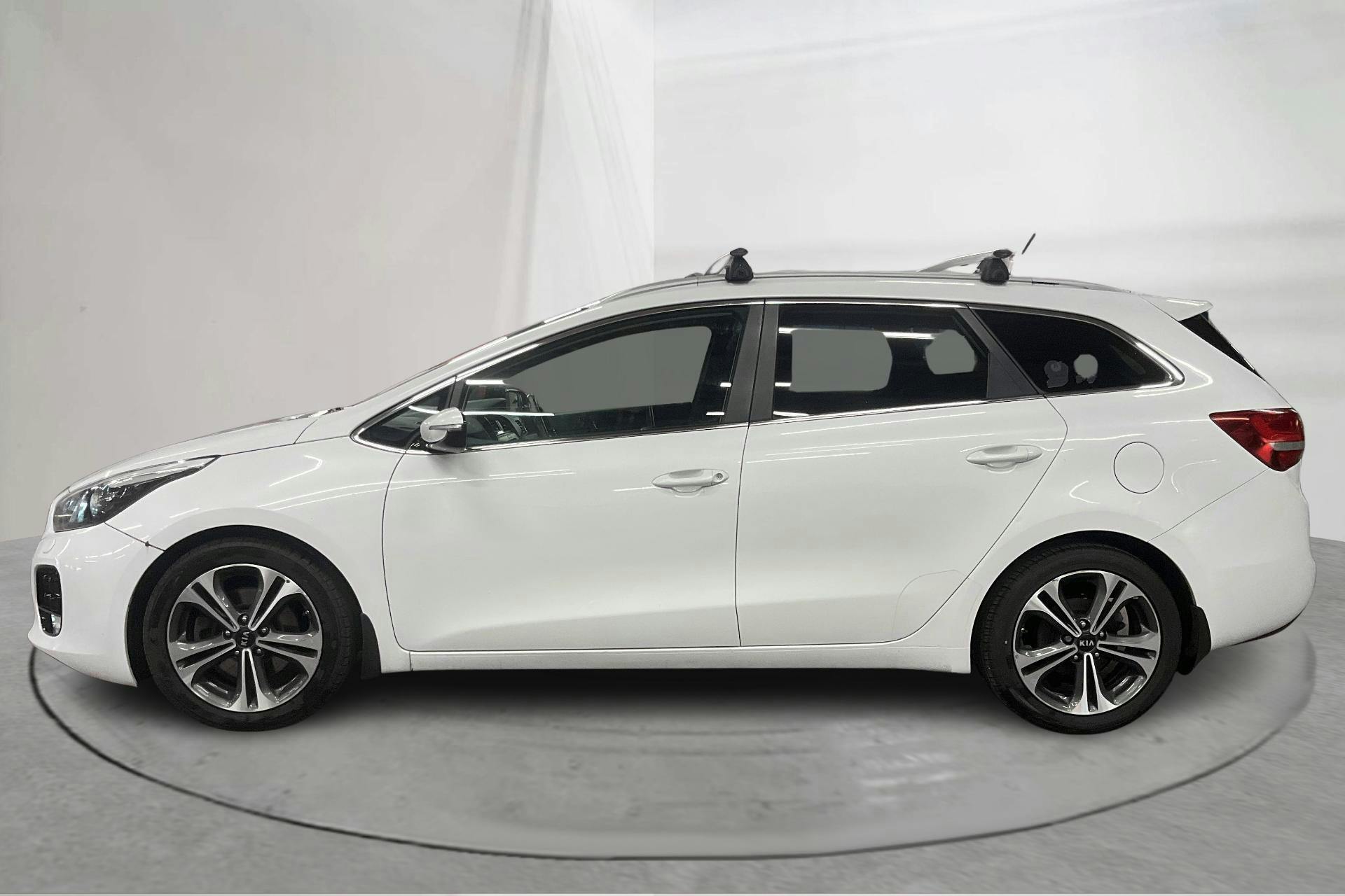Esitlusfoto 2 aadressil 15: KIA Cee'd 1.6 CRDi SW (136hk) - 183 820 km - Käsitsi - valge - 2016