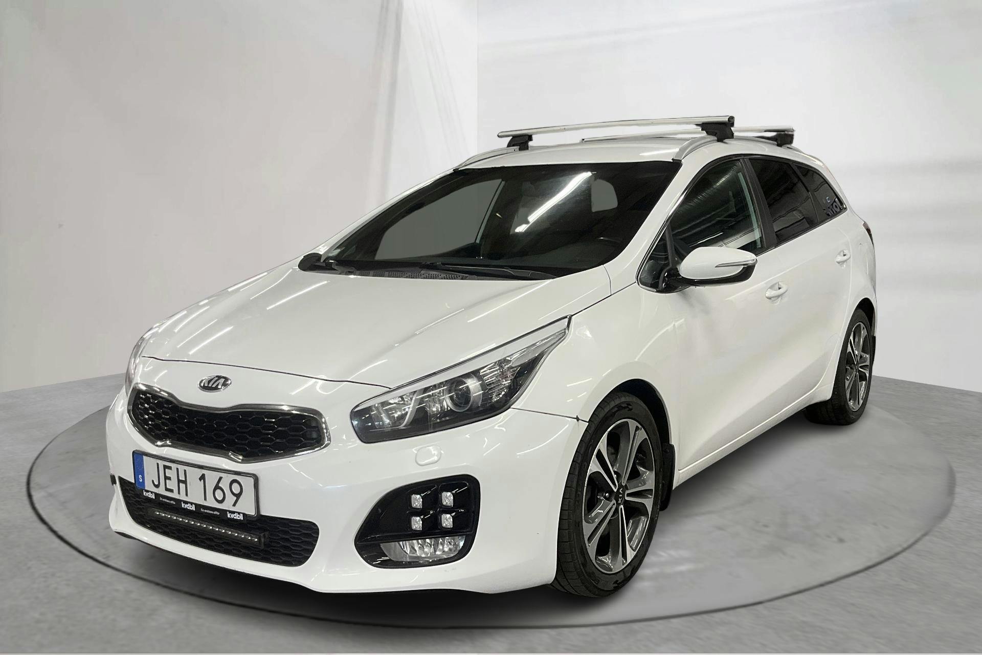 Esitlusfoto 1 aadressil 15: KIA Cee'd 1.6 CRDi SW (136hk) - 183 820 km - Käsitsi - valge - 2016