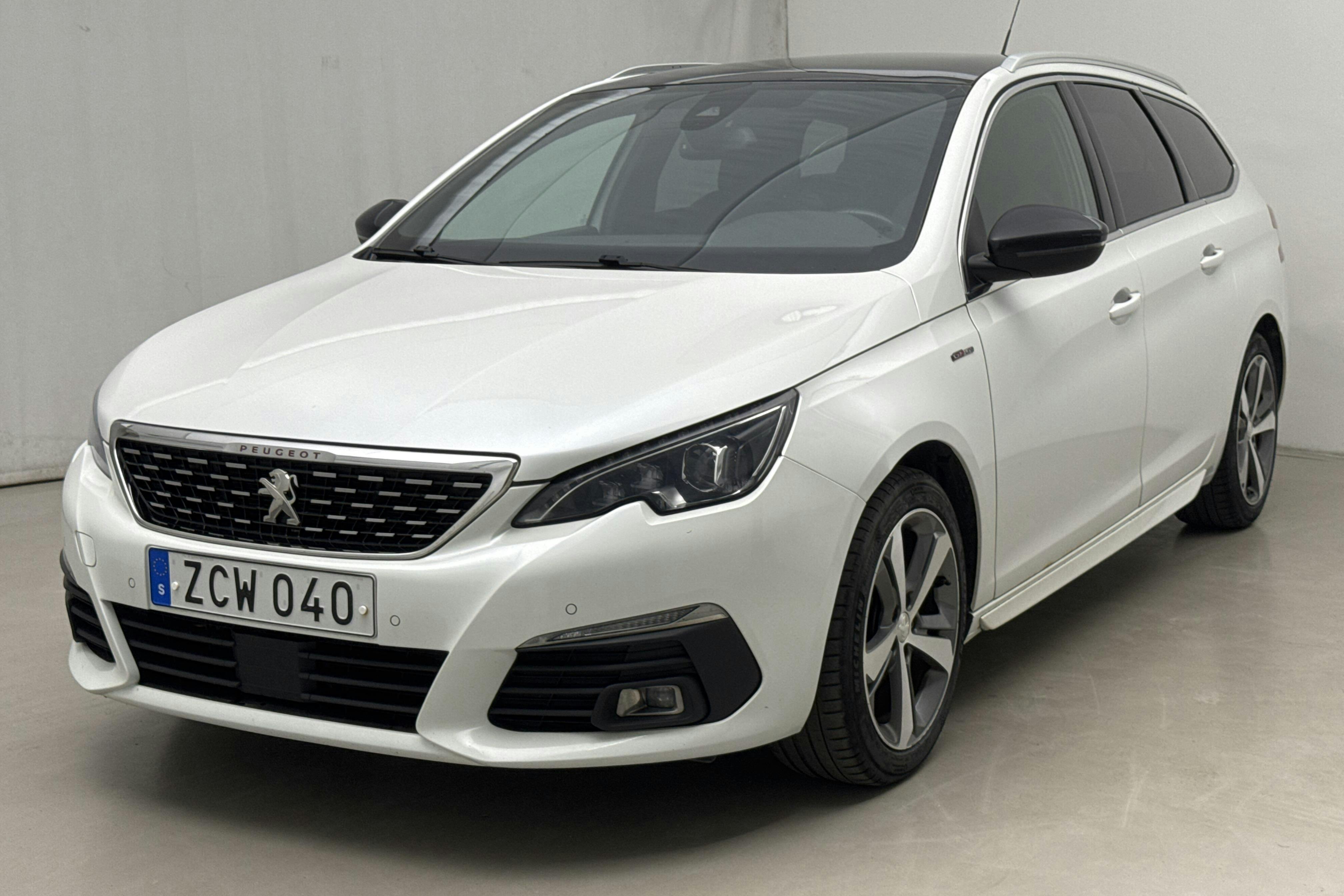 Peugeot 308 SW PureTech (130hk) - 163 600 km - Automatic - white - 2018
