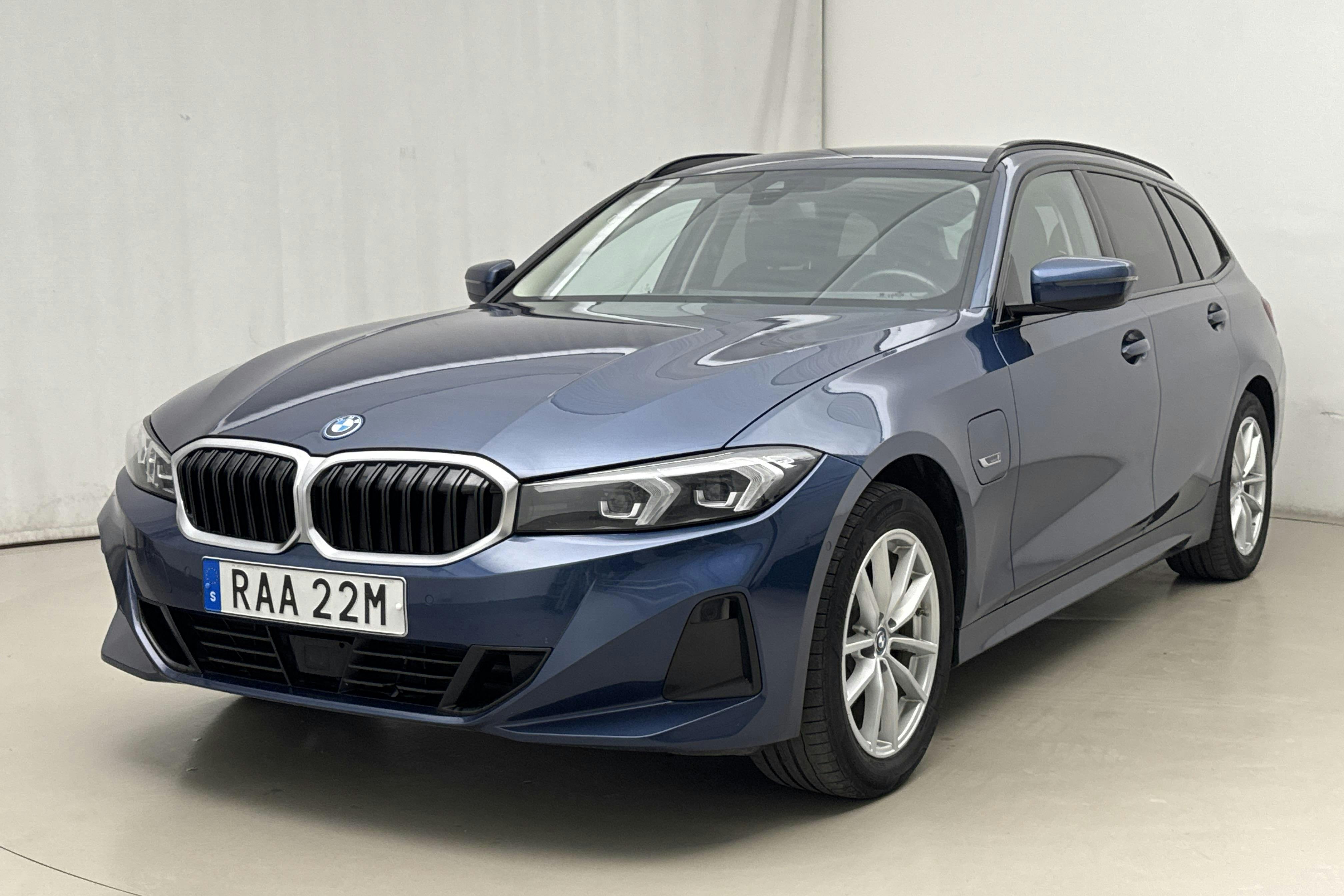 Esitlusfoto 1 aadressil 22: BMW 330e xDrive Touring LCI, G21 (292hk) - 103 310 km - Automaatne - sinine - 2023