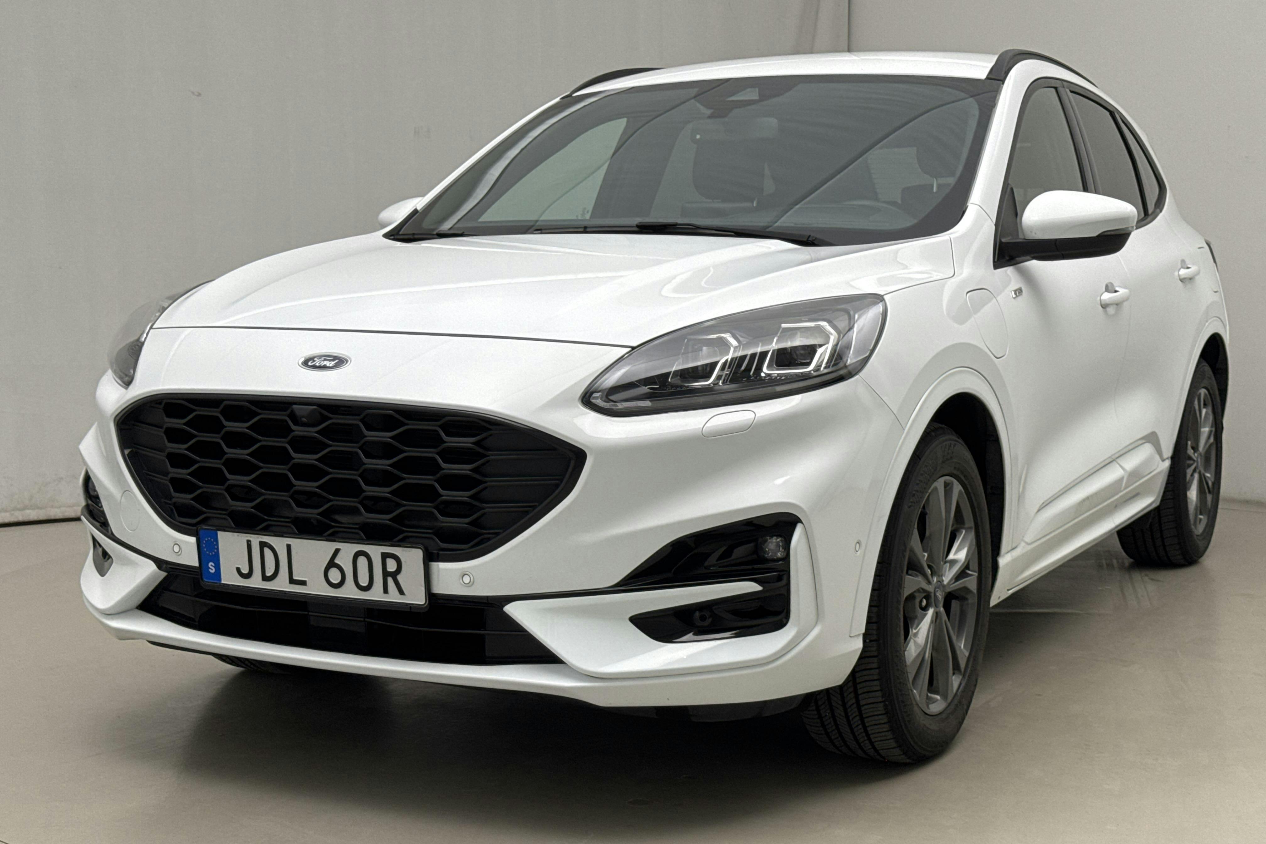 Esitlusfoto 1 aadressil 19: Ford Kuga 2.5 PHEV (225hk) - 97 410 km - Automaatne - valge - 2020