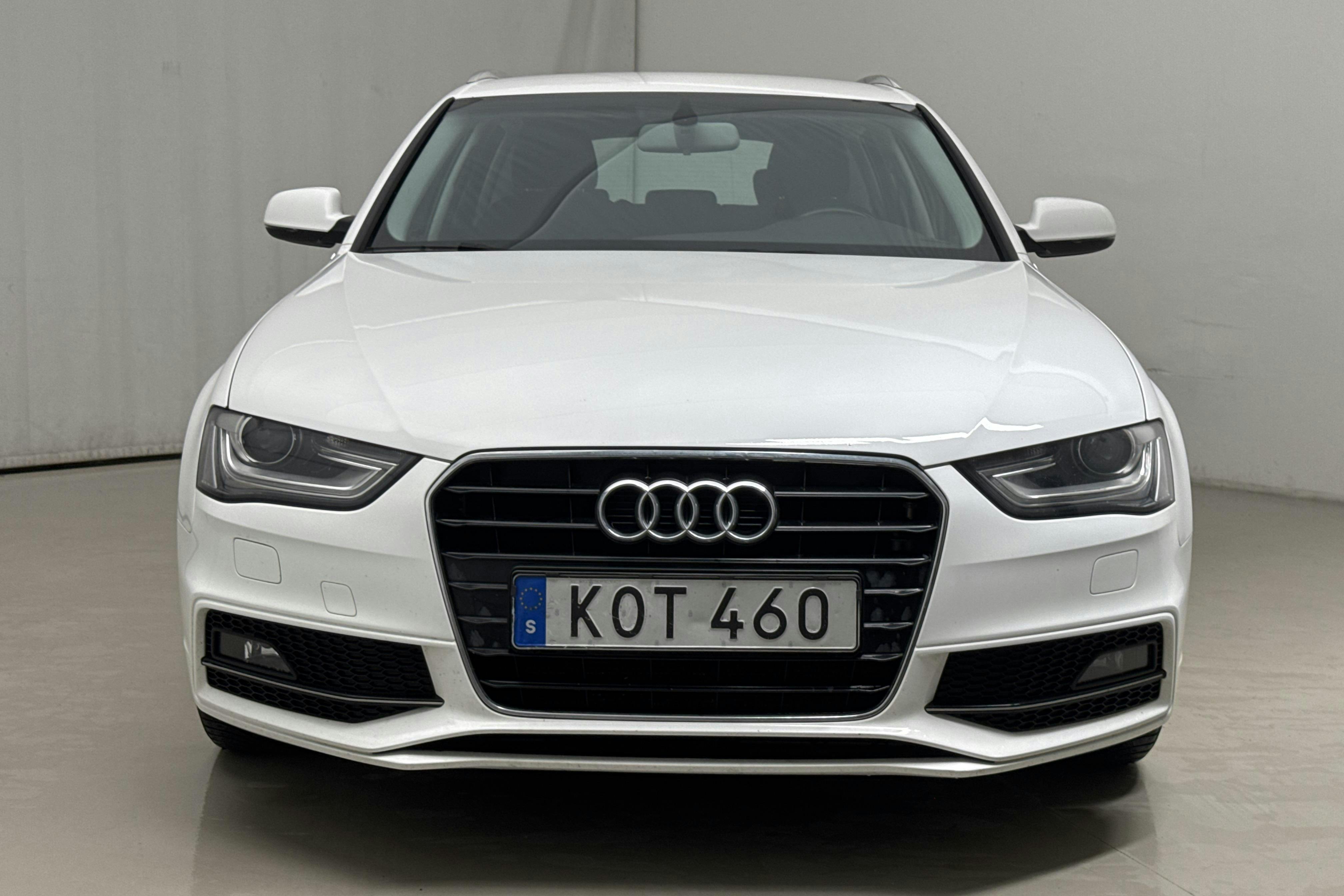 Audi A4 2.0 TDI clean diesel Avant (150hk) - 191 690 km - Käsitsi - valge - 2015