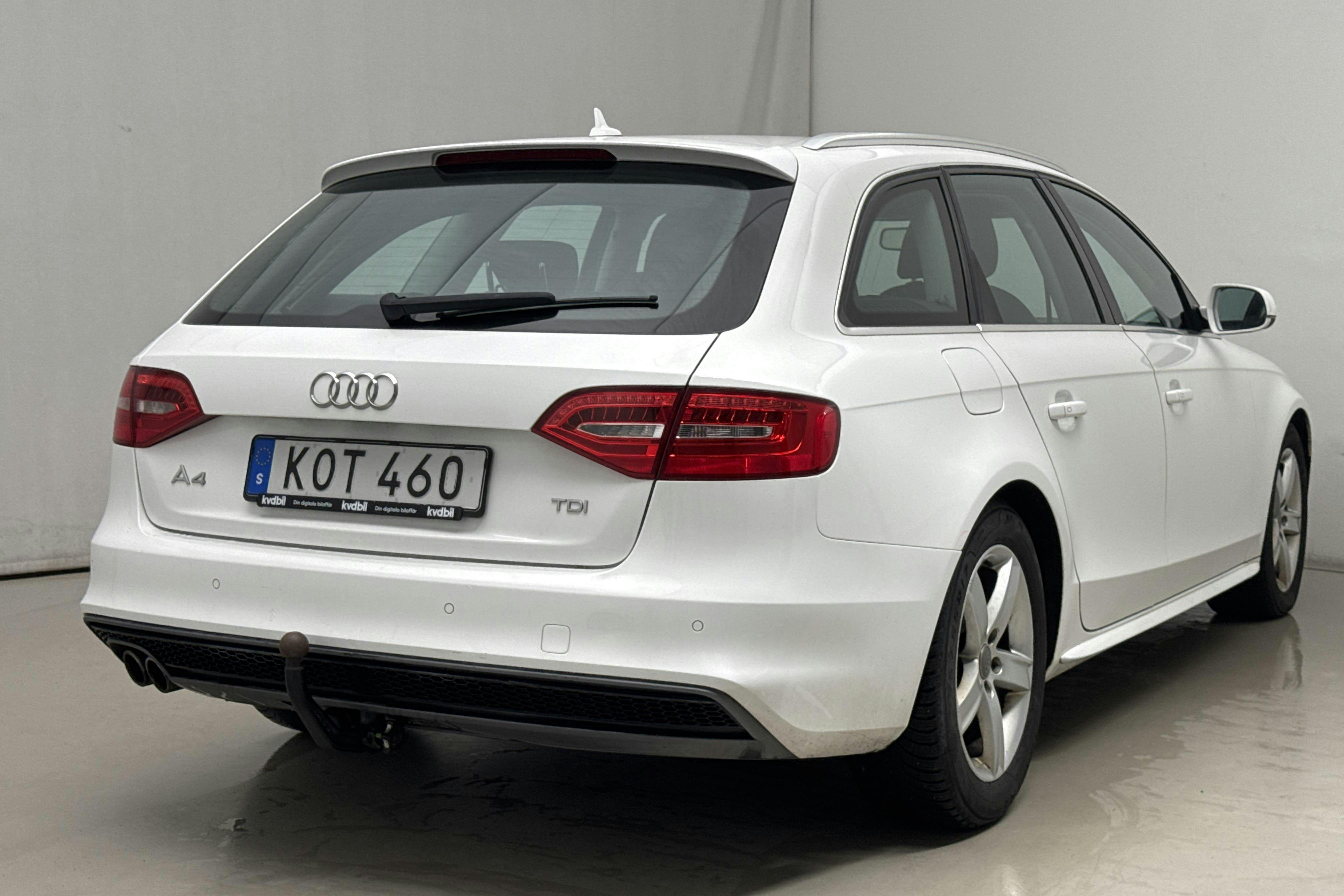 Audi A4 2.0 TDI clean diesel Avant (150hk) - 191 690 km - Käsitsi - valge - 2015