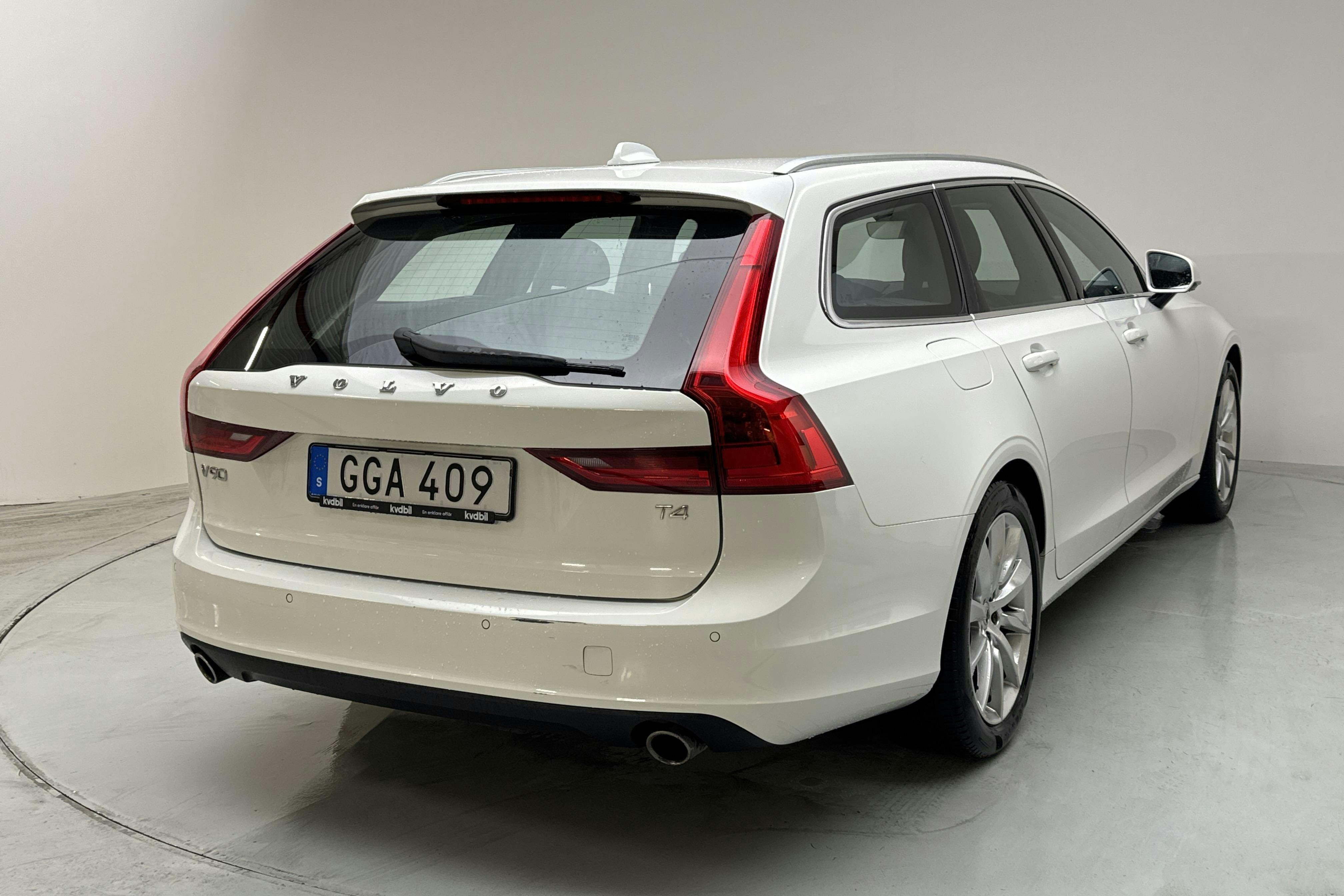 Volvo V90 T4 (190hk) - 203 760 km - Automaatne - valge - 2018