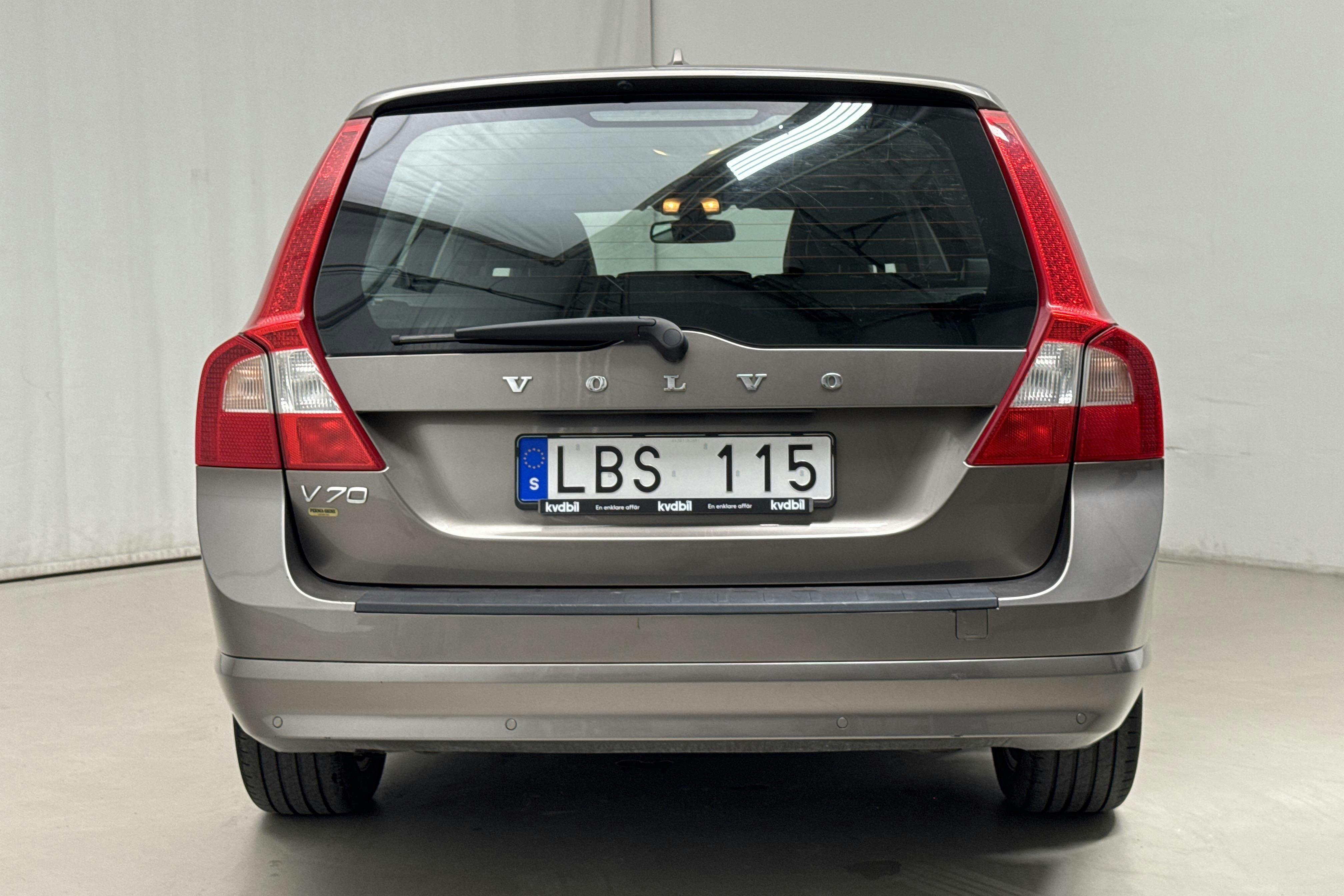 Volvo V70 II 2.0F (145hk) - 267 640 km - Käsitsi - hall - 2011