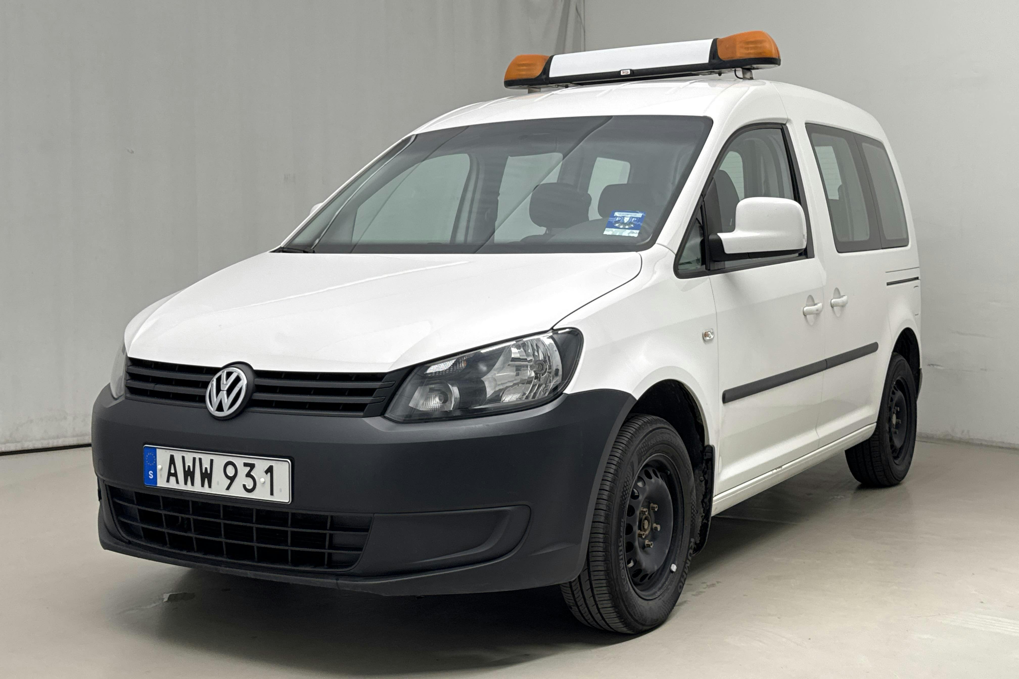 Presentationsfoto 1 av 15: VW Caddy Life 1.6 TDI (102hk) - 13 303 mil - Automat - vit - 2014