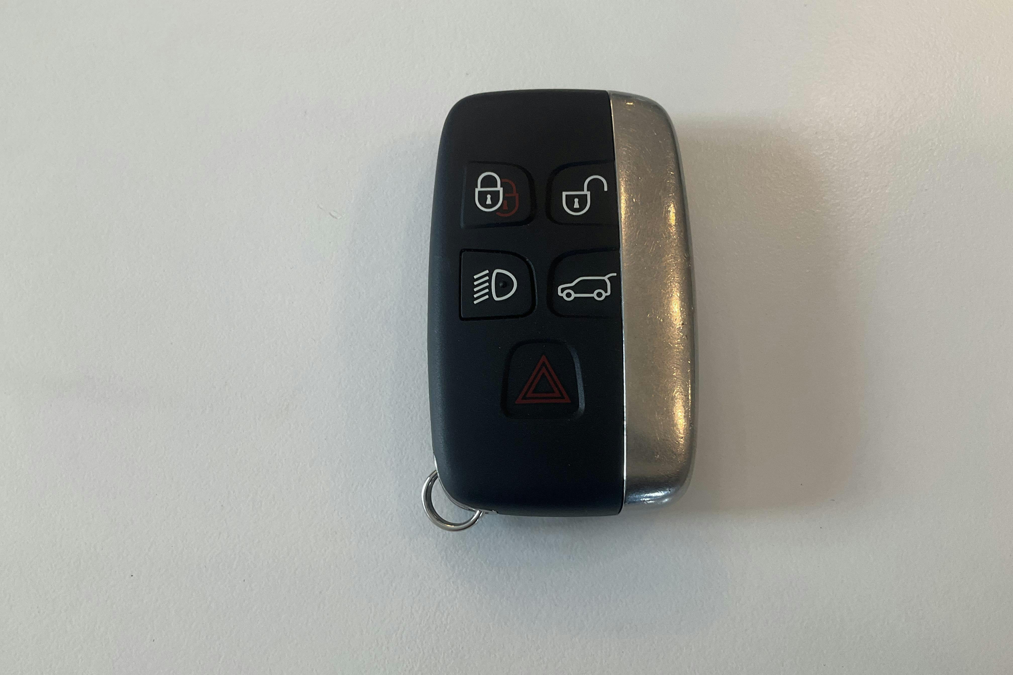 Esitlusfoto 16 aadressil 16: Land Rover Discovery Sport 2.0 TD4 AWD (150hk) - 108 040 km - Automaatne - must - 2019