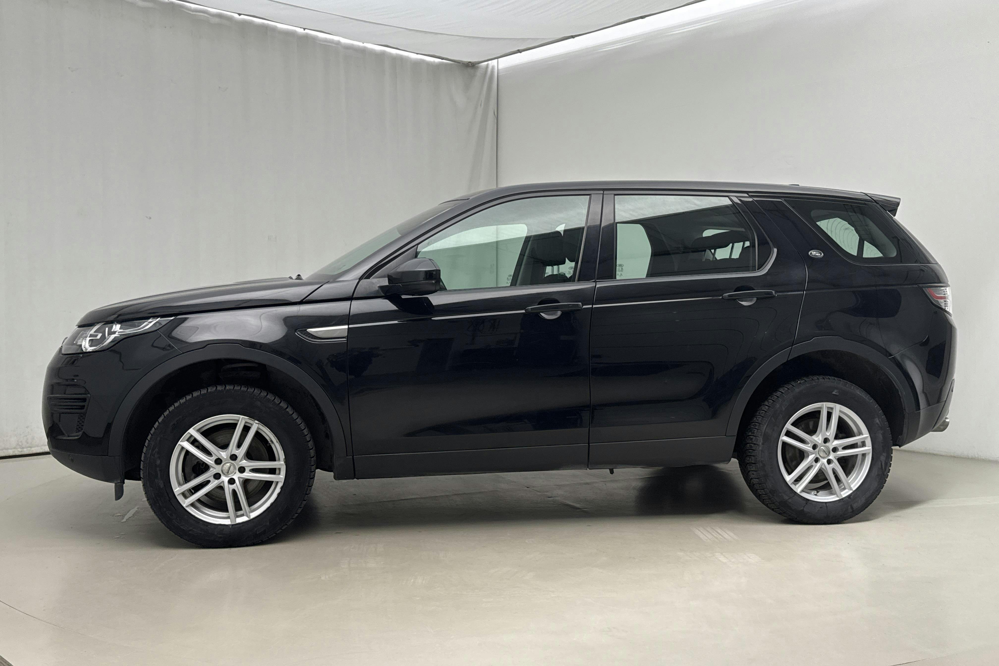 Esitlusfoto 2 aadressil 16: Land Rover Discovery Sport 2.0 TD4 AWD (150hk) - 108 040 km - Automaatne - must - 2019