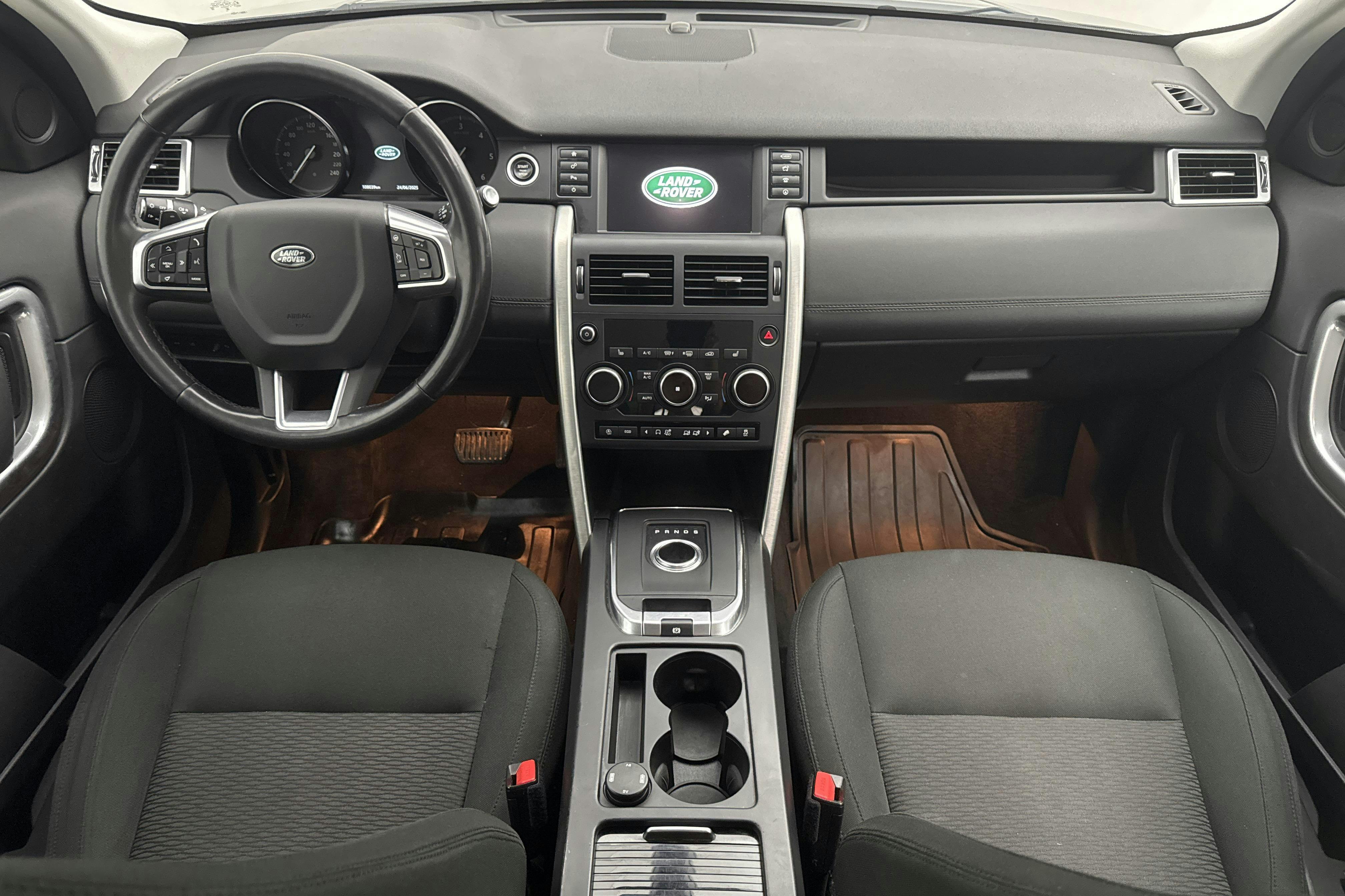 Land Rover Discovery Sport 2.0 TD4 AWD (150hk) - 108 040 km - Automaatne - must - 2019
