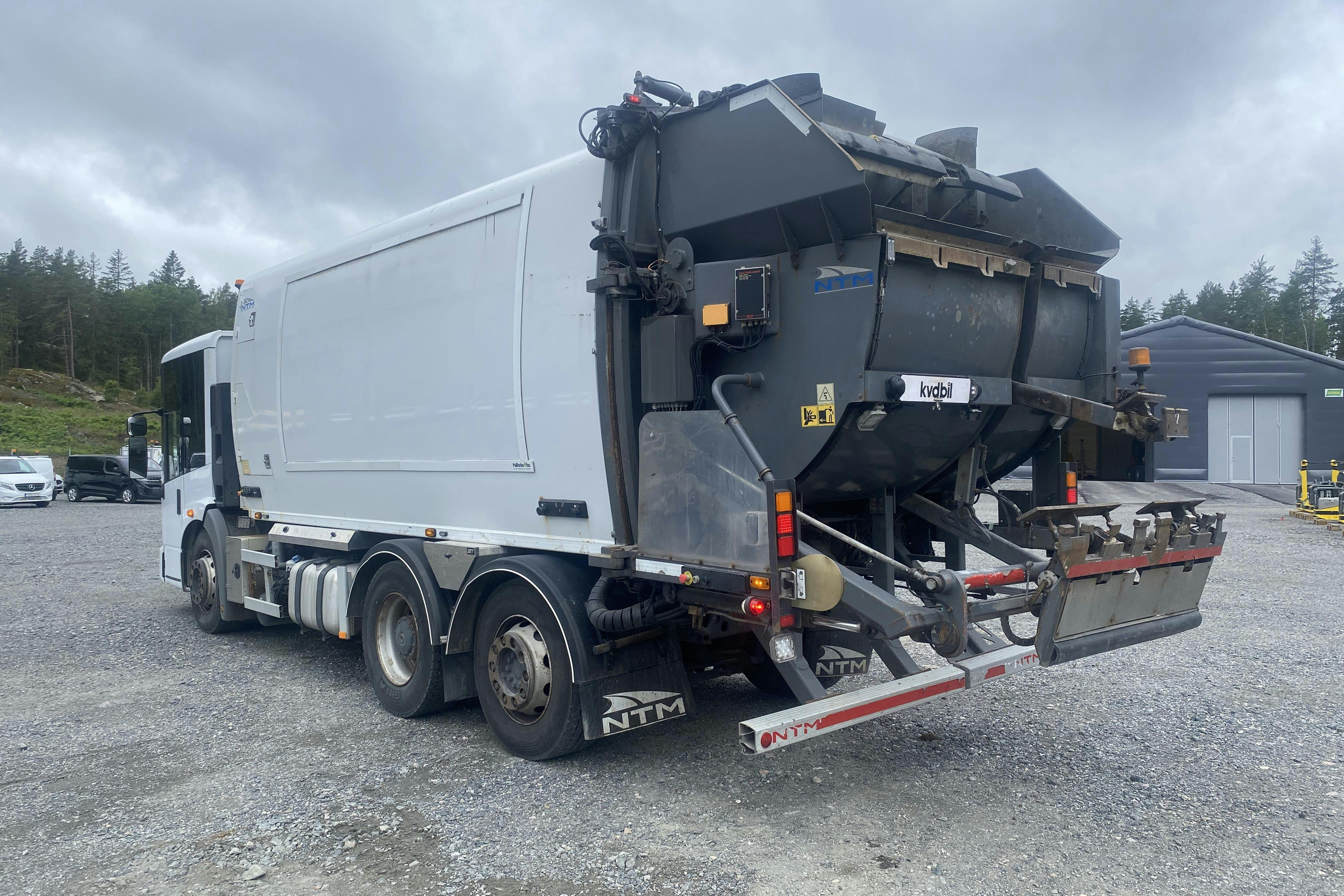 MERCEDES ECONIC - 146 020 km - Automatic - white - 2017