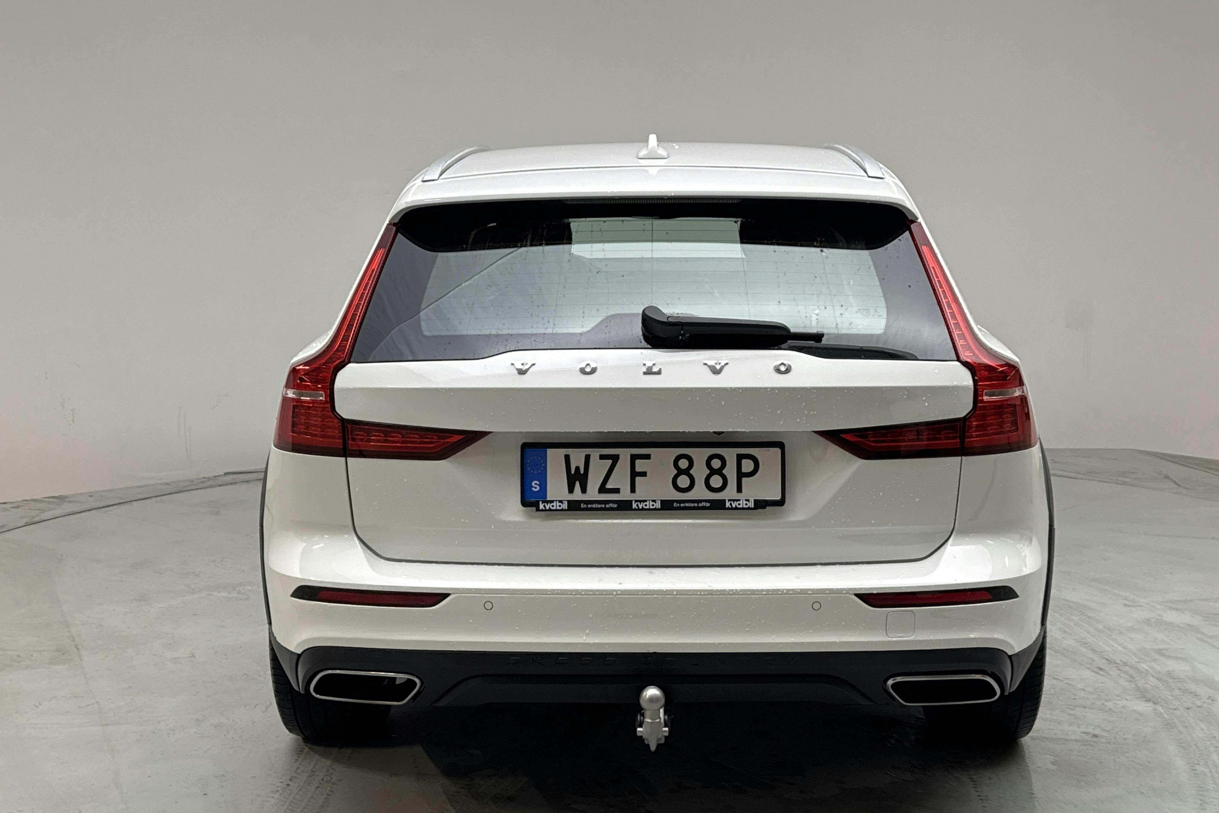 Volvo V60 B4 Cross Country AWD Mildhybrid, Diesel (197hk) - 62 410 km - Automaatne - valge - 2022