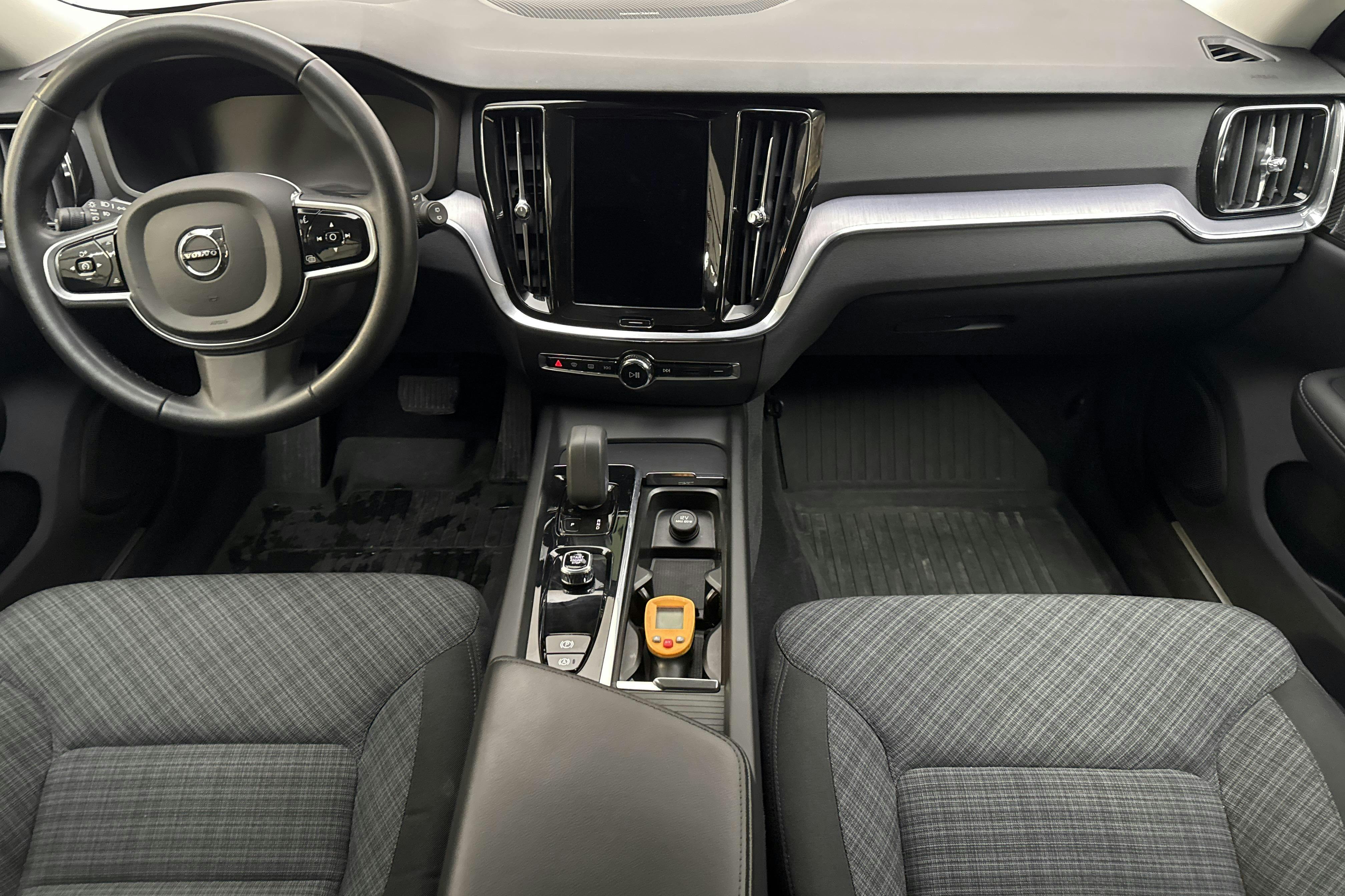Volvo V60 B4 Cross Country AWD Mildhybrid, Diesel (197hk) - 62 410 km - Automaatne - valge - 2022