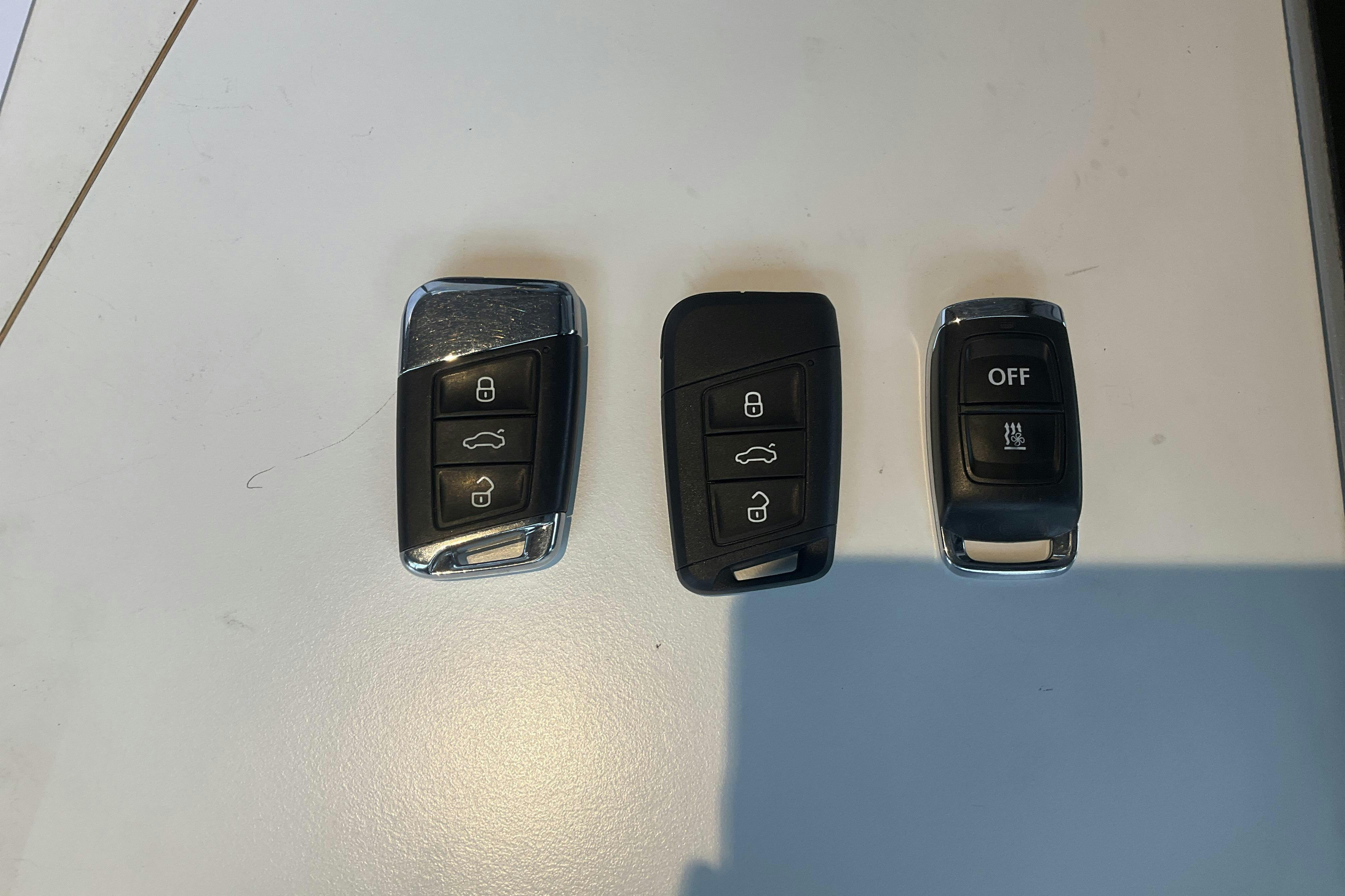 Presentationsfoto 16 av 16: Skoda Superb 2.0 TDI 4x4 Kombi (190hk) - 18 818 mil - Automat - vit - 2020