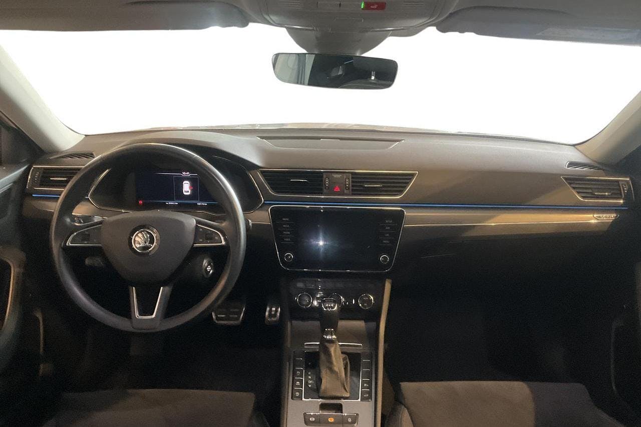 Skoda Superb 2.0 TDI 4x4 Kombi (190hk) - 18 818 mil - Automat - vit - 2020