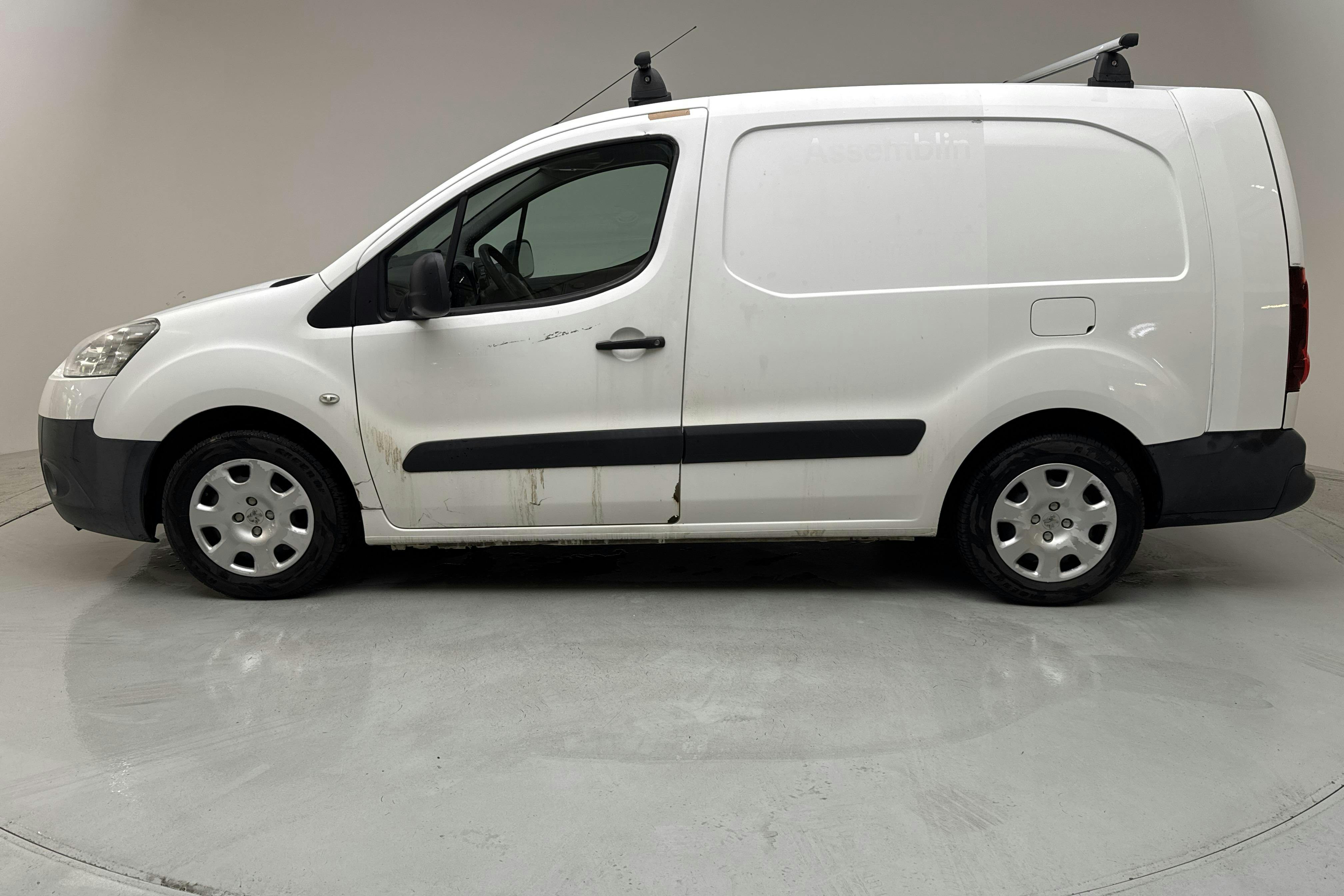 Presentation photo 2 of 12: Peugeot Partner 1.6 e-HDI Skåp (90hk) - 146 700 km - Manual - white - 2014