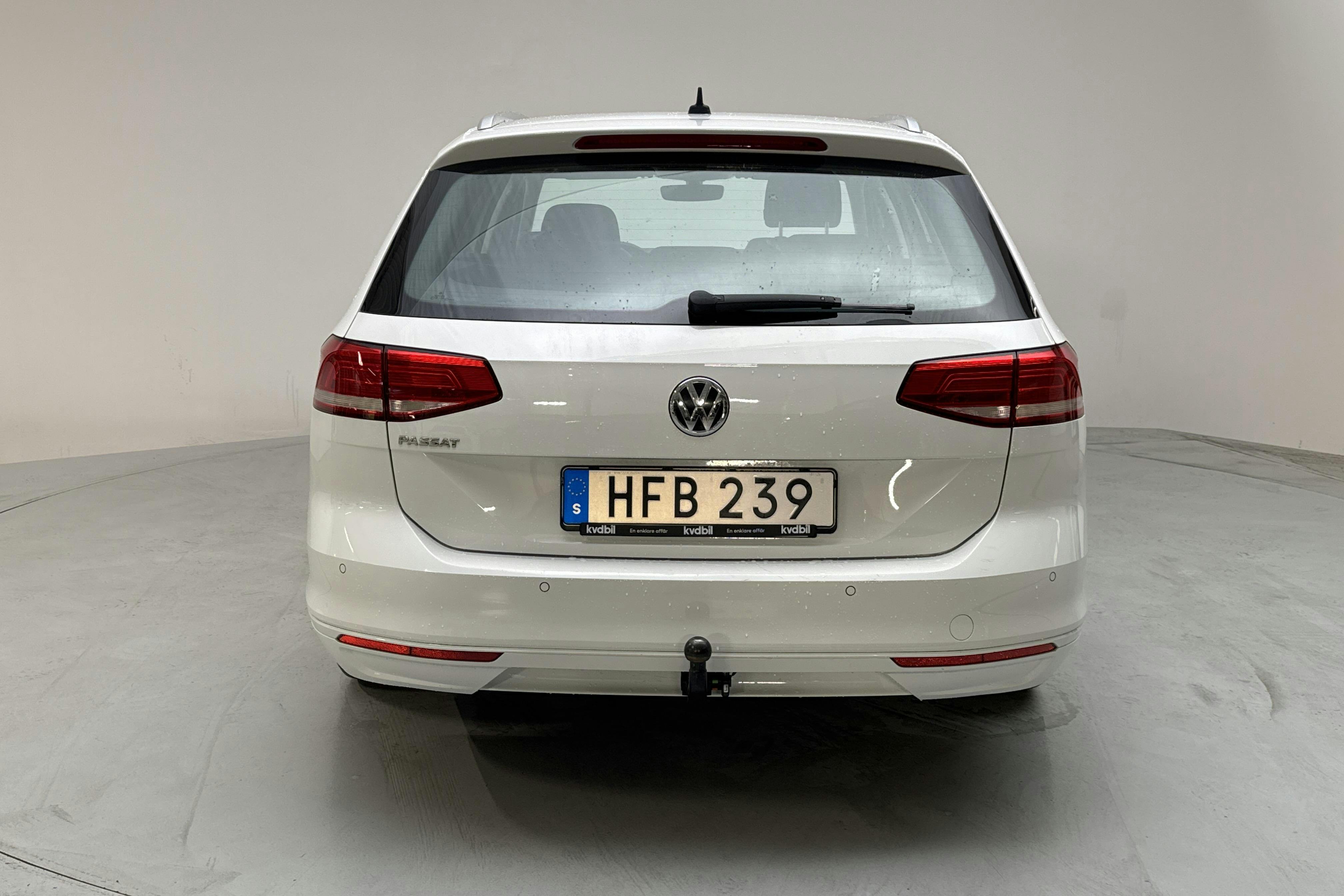 VW Passat 1.5 TSI Sportscombi (150hk) - 9 795 mil - Manuell - vit - 2019
