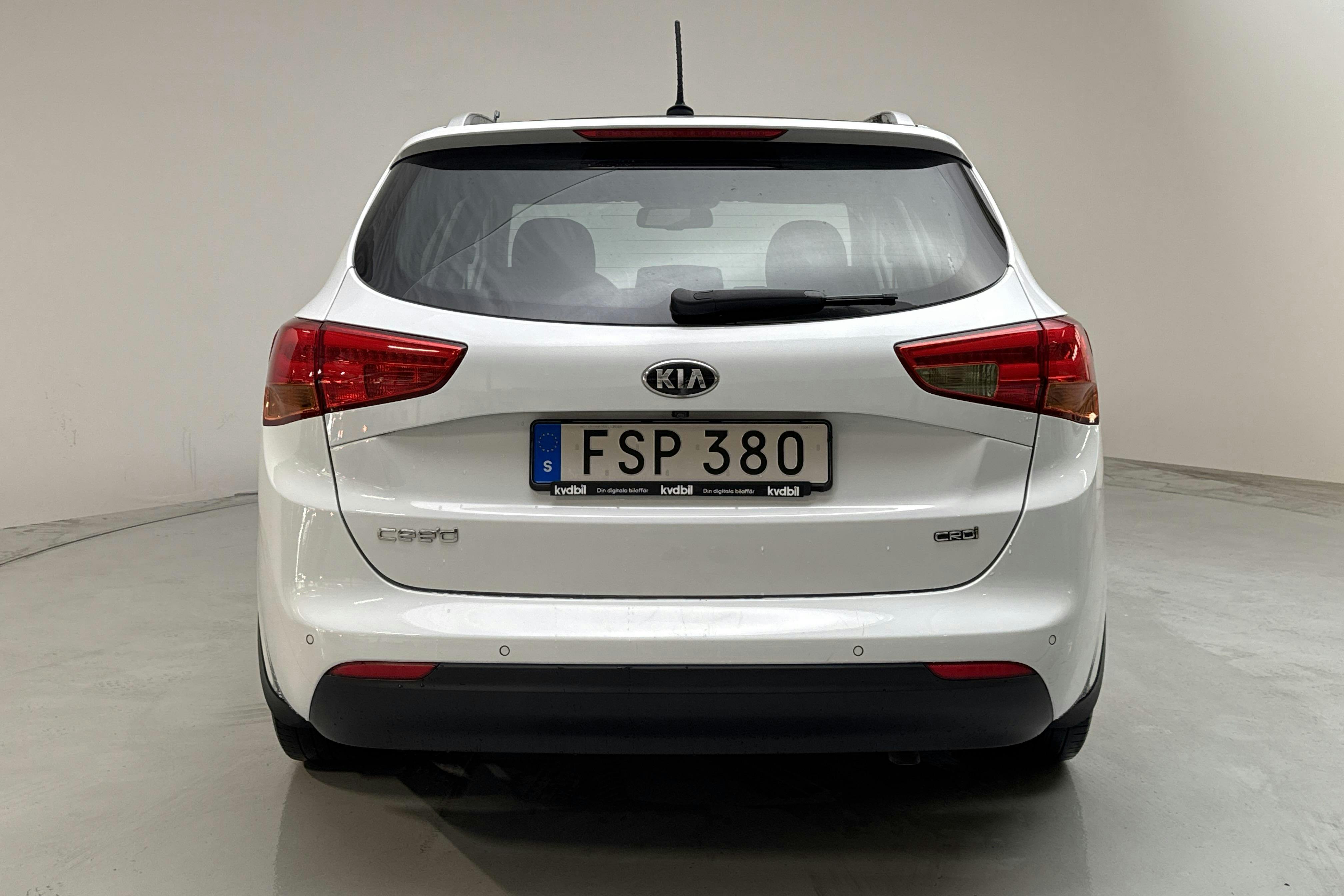 KIA Cee'd 1.6 CRDi SW (128hk) - 12 663 mil - Manuell - vit - 2015