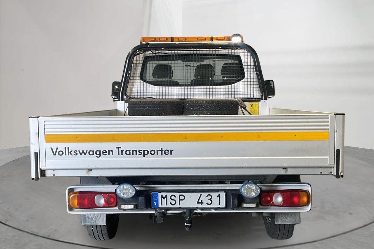 VW Transporter T5 2.0 TDI Pickup (140hk) - 8 945 mil - Manuell - vit - 2012