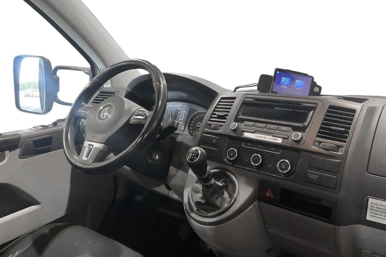 VW Transporter T5 2.0 TDI Pickup (140hk) - 8 945 mil - Manuell - vit - 2012