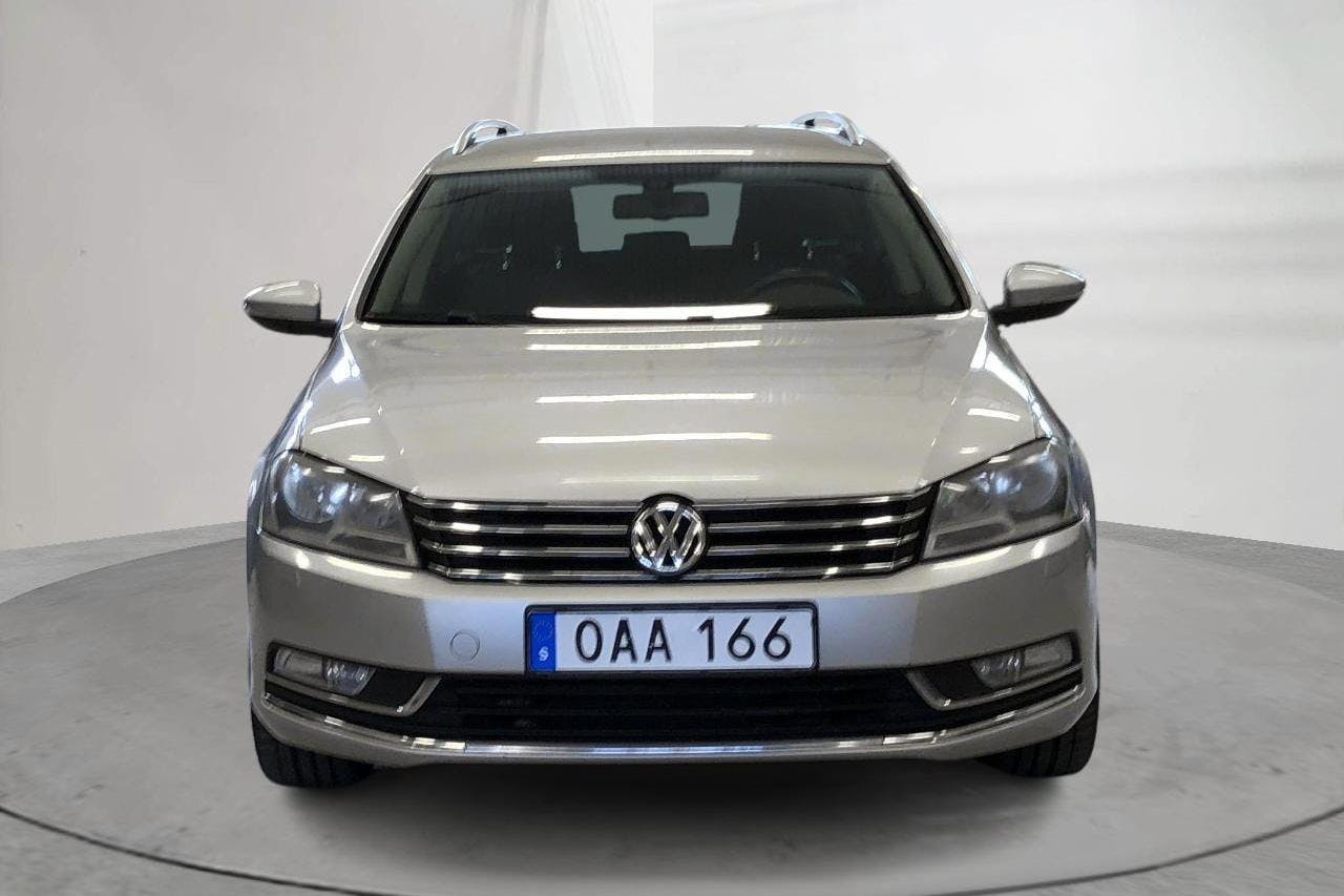 VW Passat 2.0 TDI BlueMotion Technology Variant 4Motion (140hk) - 185 120 km - Käsitsi - hõbe - 2014