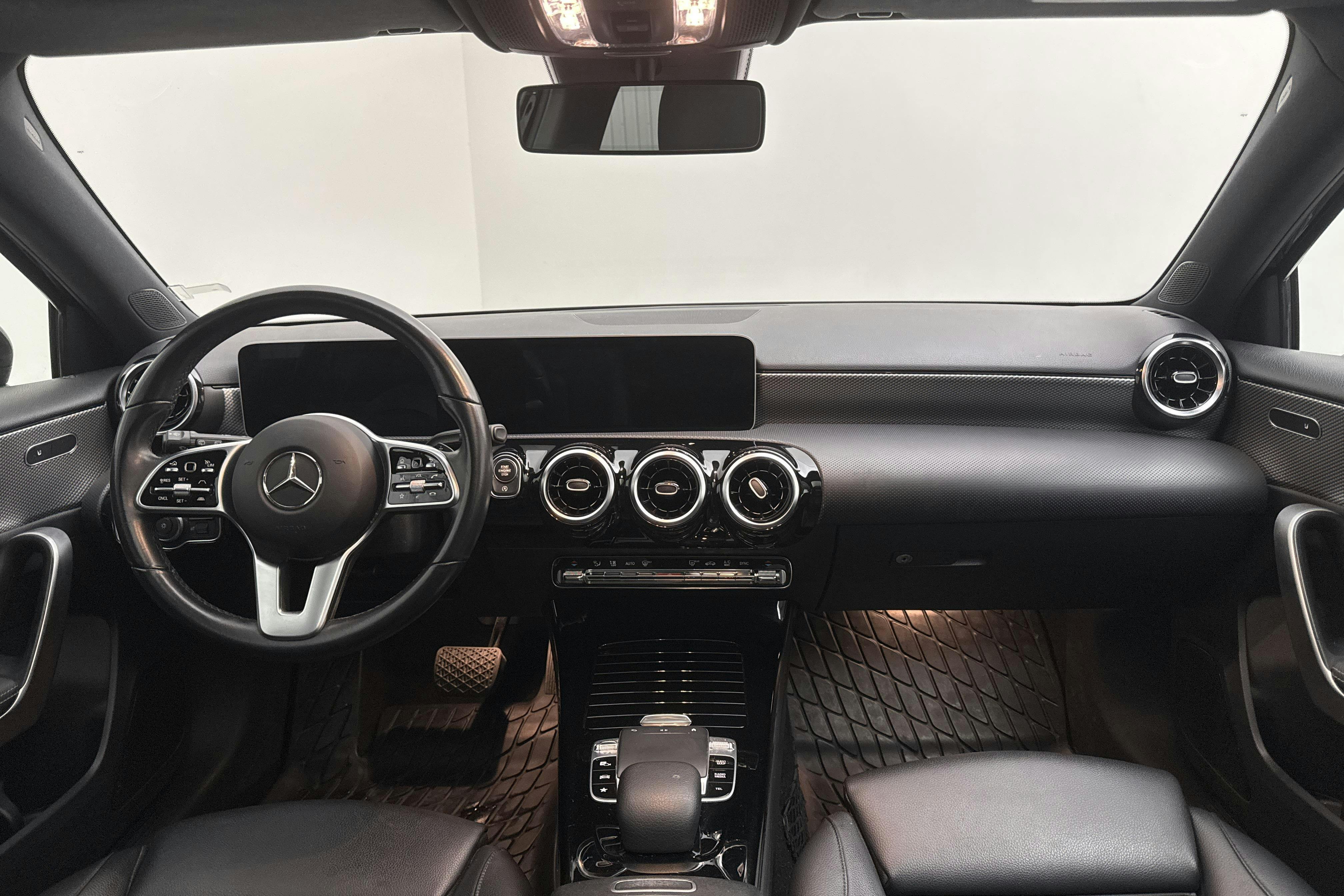 Mercedes A 200 5dr W177 (163hk) - 105 580 km - Automatic - black - 2019